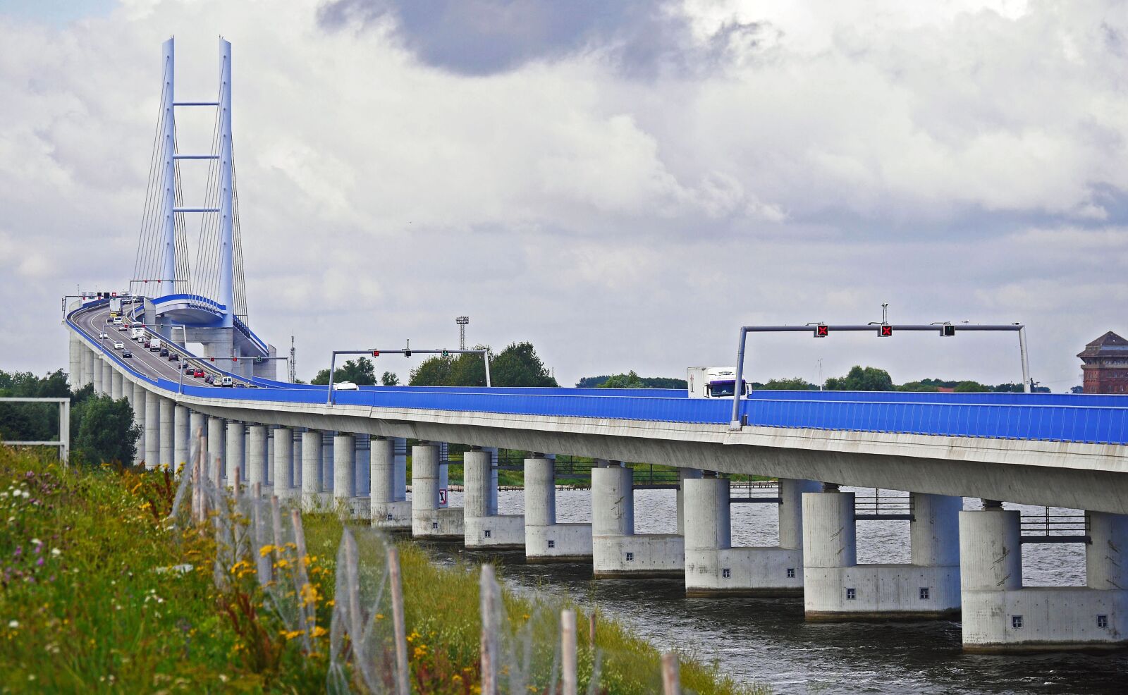 Panasonic Lumix DMC-GH3 sample photo. R gen bridge, strelasund photography