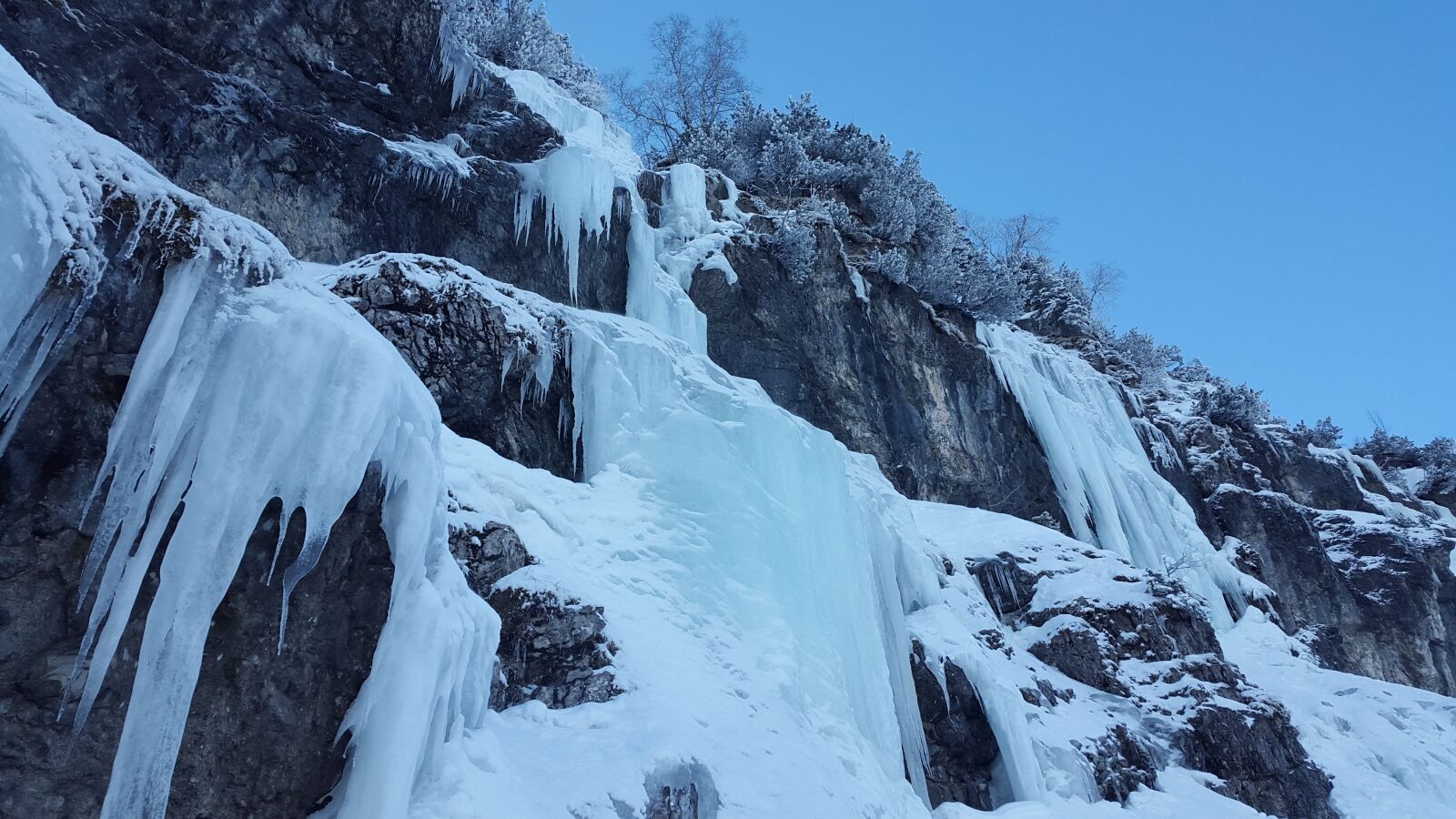 Samsung Galaxy Alpha sample photo. Waterfall, frozen, ice photography