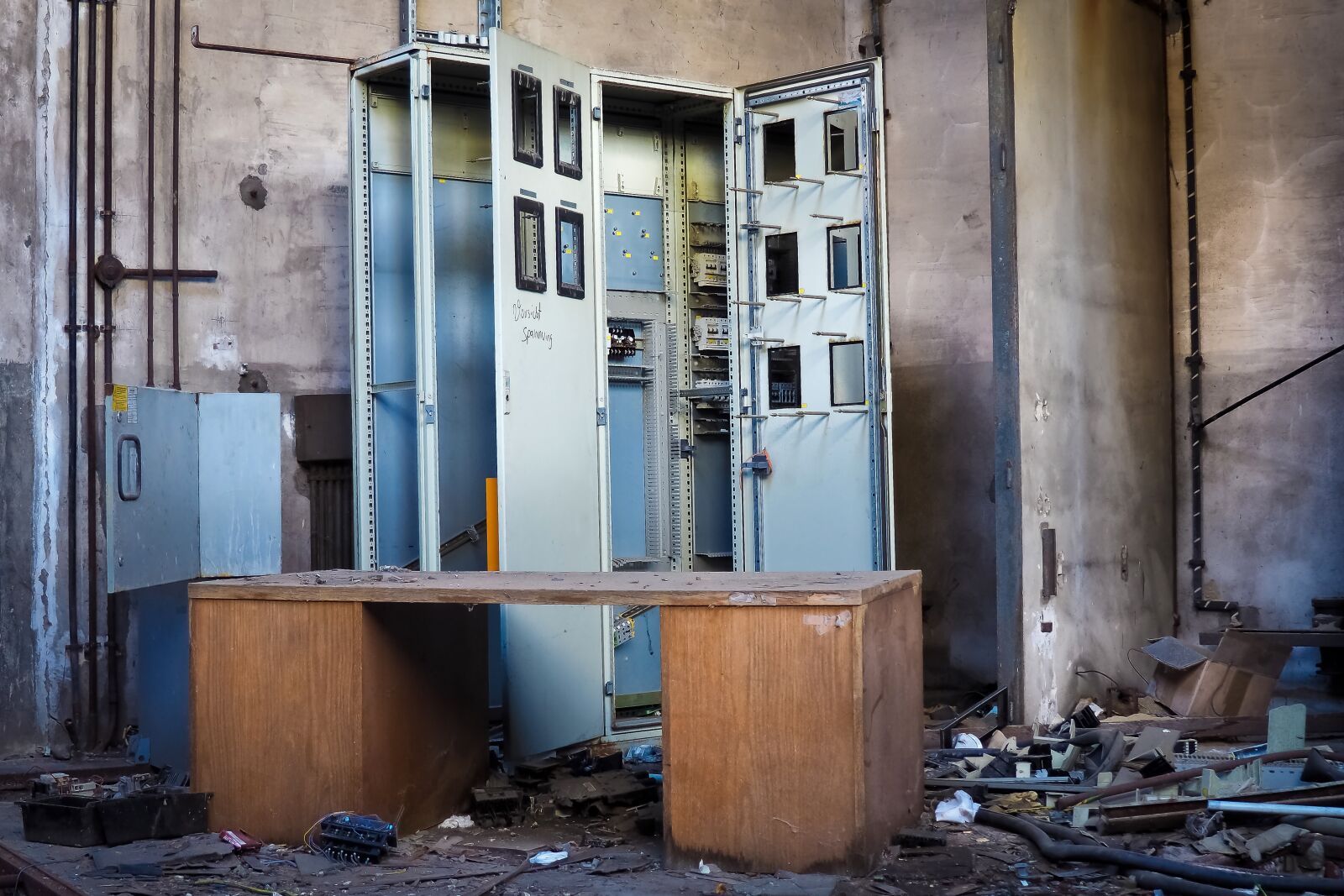 Olympus OM-D E-M10 sample photo. Lost places, factory, old photography