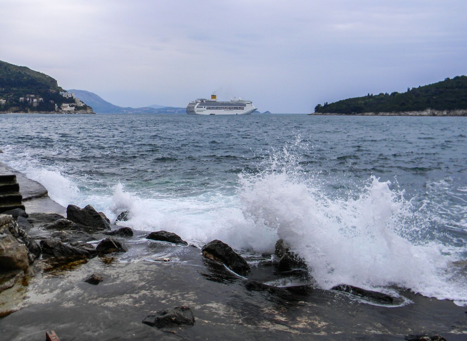 Nikon Coolpix L110 sample photo. Water, sea, coast photography