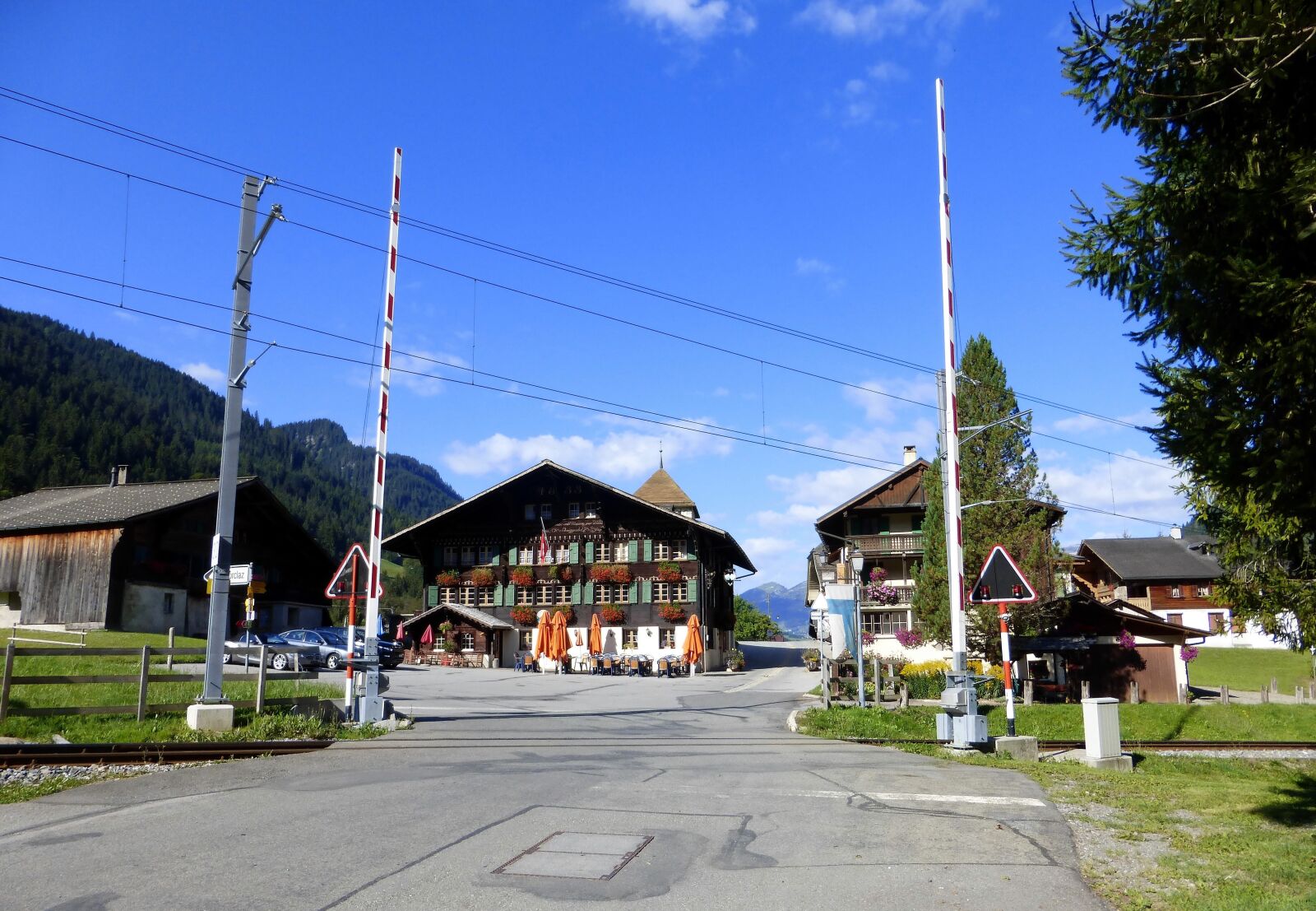 Panasonic Lumix DMC-ZS25 (Lumix DMC-TZ35) sample photo. Building, switzerland, mountain photography
