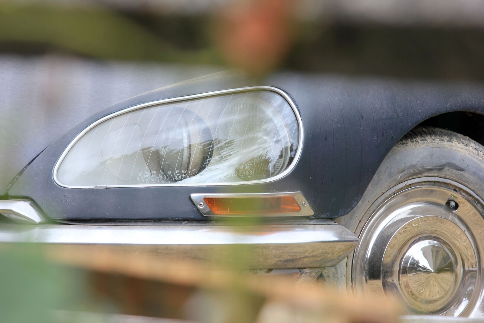 Canon EOS 550D (EOS Rebel T2i / EOS Kiss X4) sample photo. Citroen, lighthouse, wheel photography