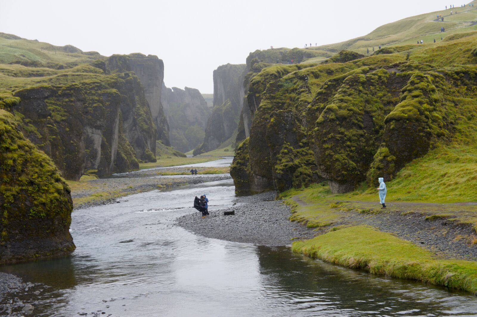 Sony Alpha NEX-3 + Sony E 18-55mm F3.5-5.6 OSS sample photo. Iceland, canyon, steep coast photography