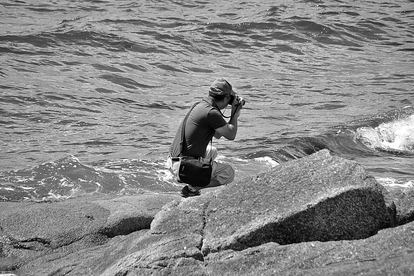 Nikon D5200 sample photo. Artiste, homme, mer, noir photography