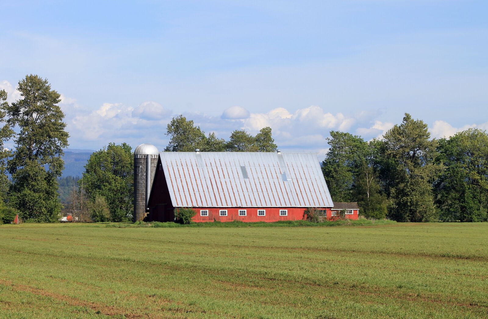 Canon EOS 1100D (EOS Rebel T3 / EOS Kiss X50) sample photo. Farm, barn, silo photography