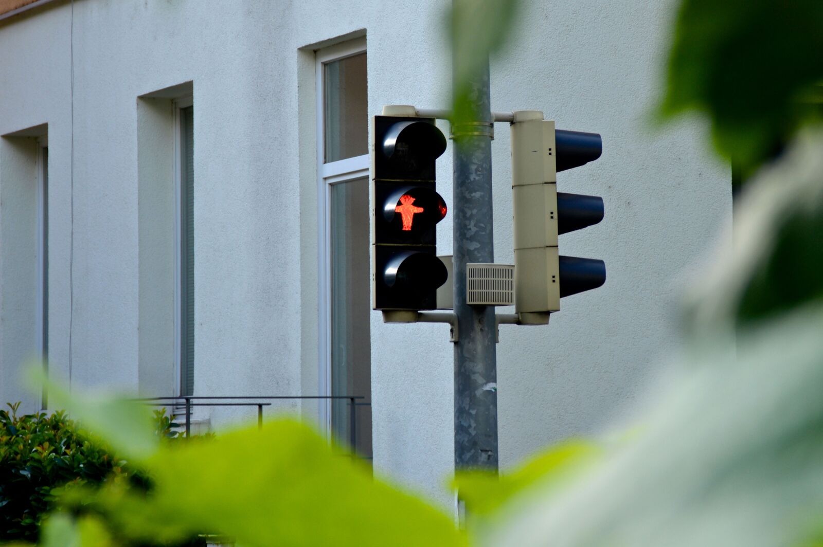 Nikon D3200 sample photo. Red traffic lights, traffic photography