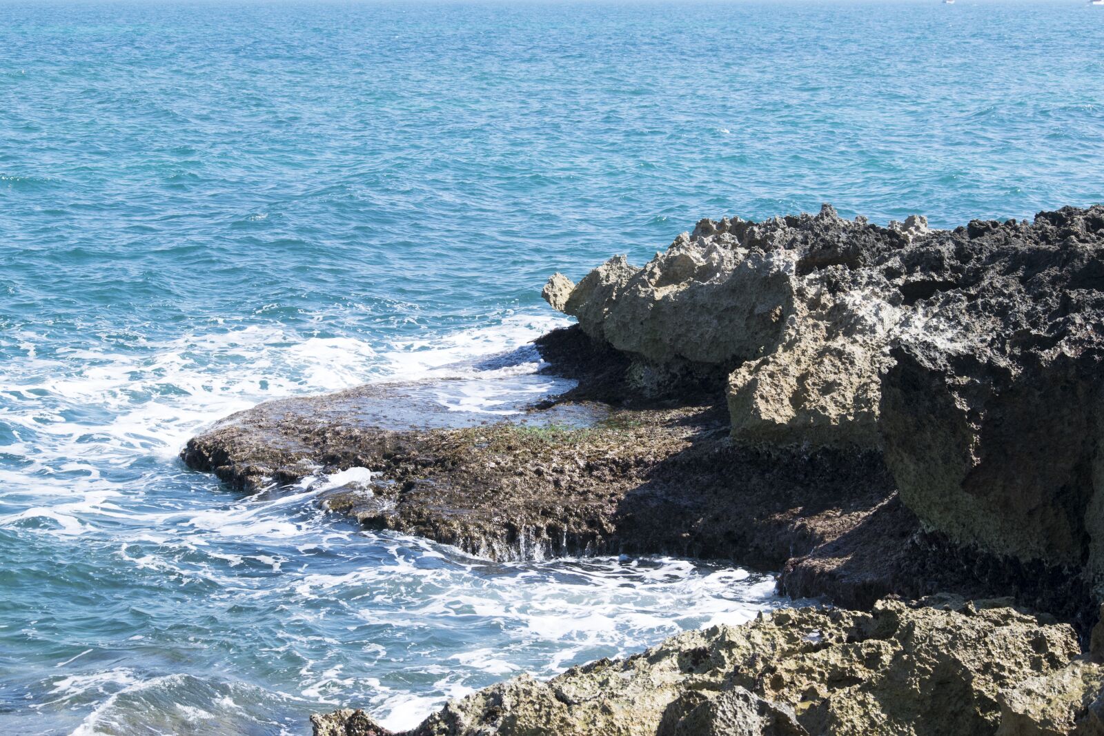 Nikon D5300 sample photo. Sea, rocks, cliffs photography