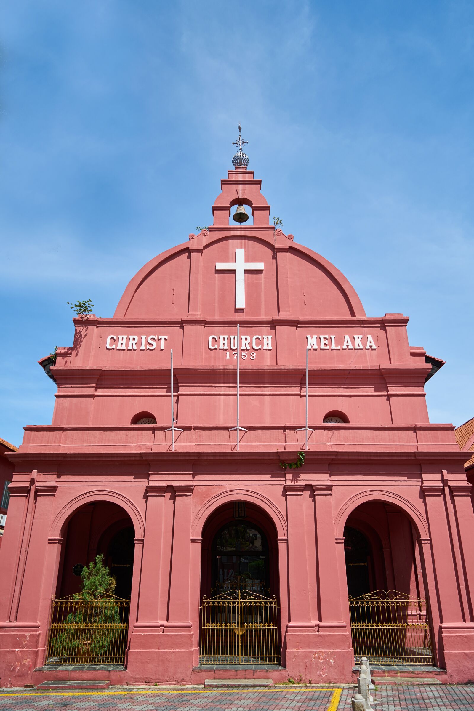Sony a7R II sample photo. Church, malaysia, red photography