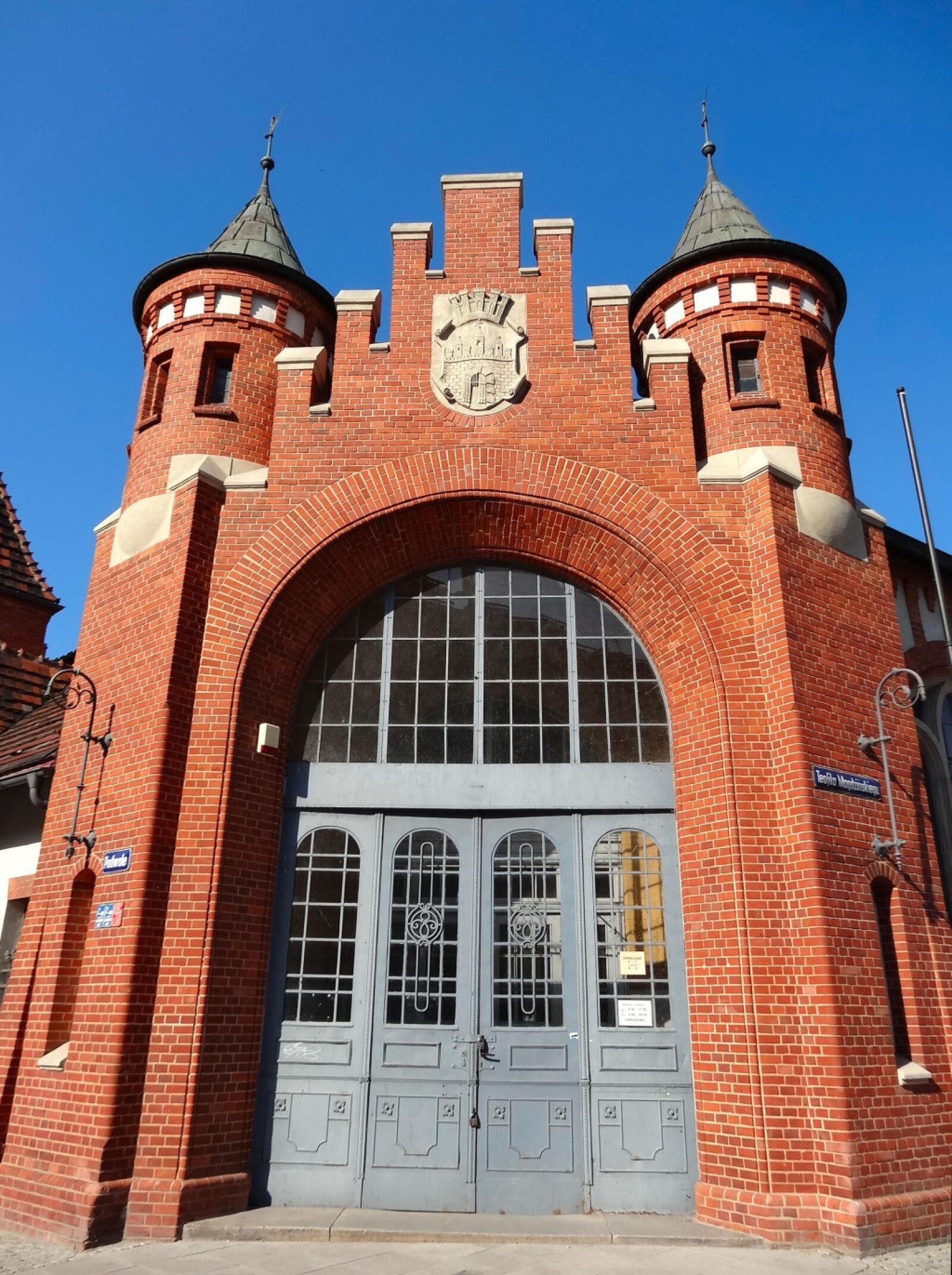 Sony Cyber-shot DSC-HX20V sample photo. Market hall, bydgoszcz, historic photography