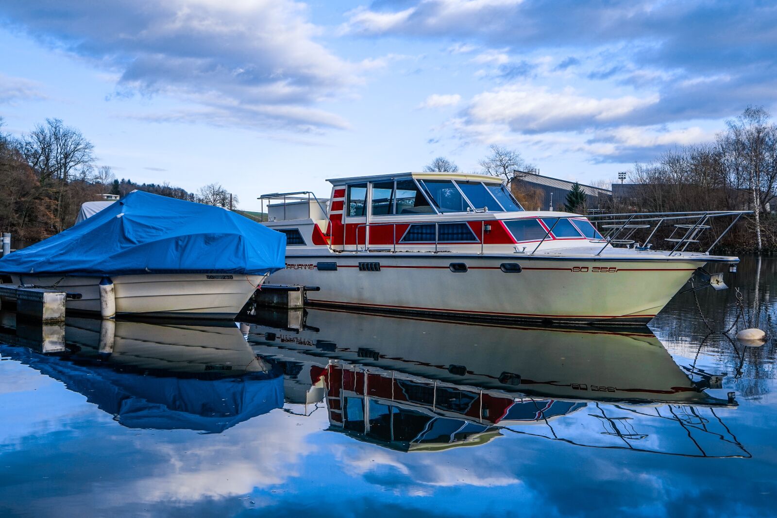 Sony a7 + Sony Vario Tessar T* FE 24-70mm F4 ZA OSS sample photo. Switzerland, solothurn, aare photography