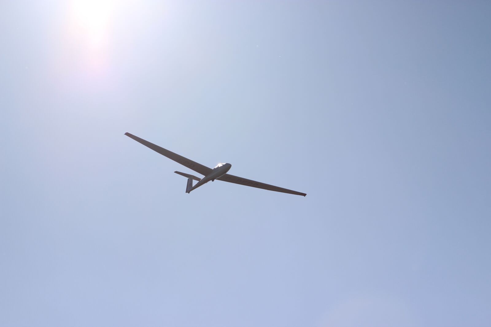 Canon EOS 600D (Rebel EOS T3i / EOS Kiss X5) sample photo. Glider, dunstable downs, flight photography