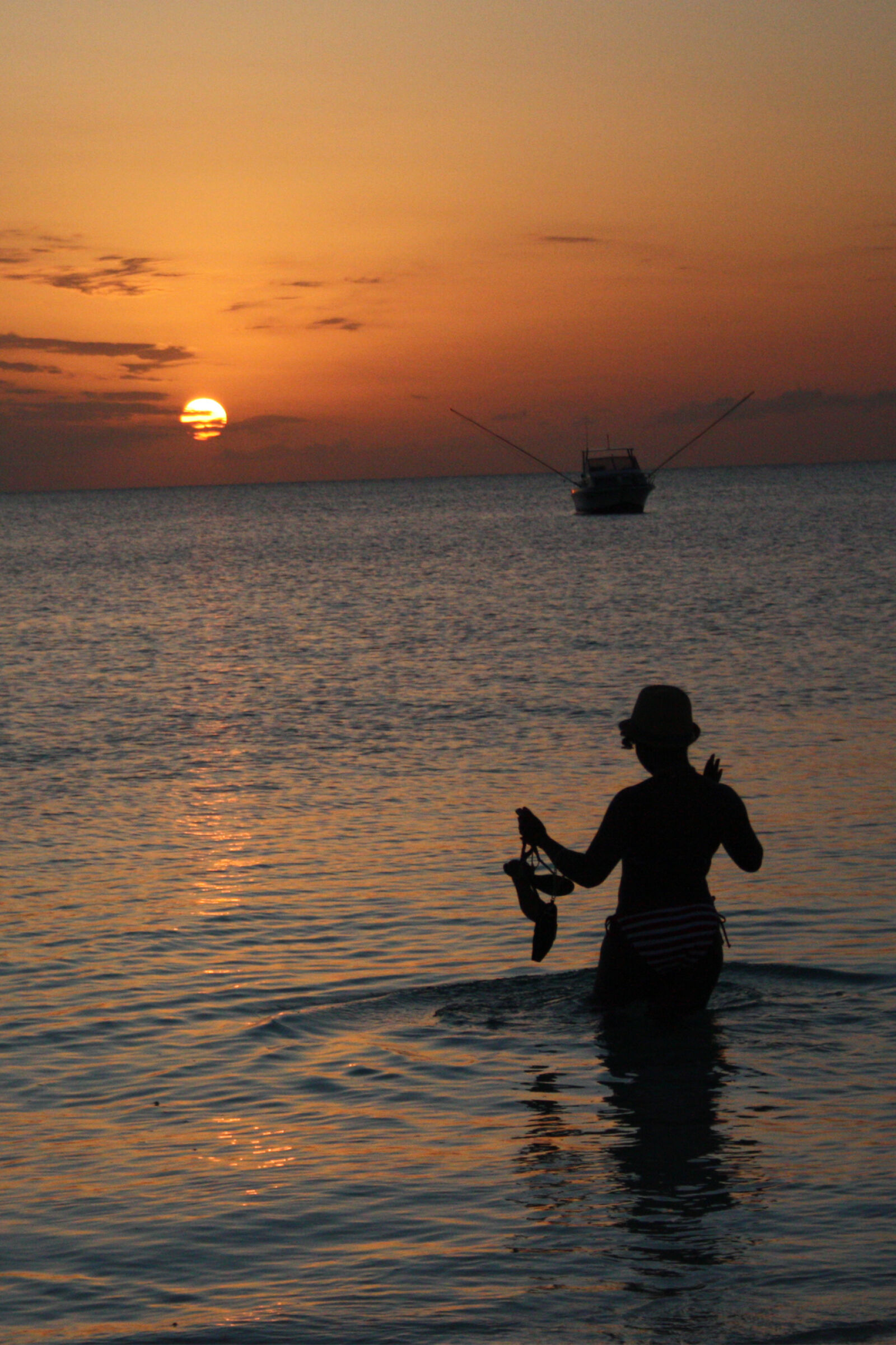 Canon EOS 450D (EOS Rebel XSi / EOS Kiss X2) sample photo. Sea, sunset, zanzibar photography