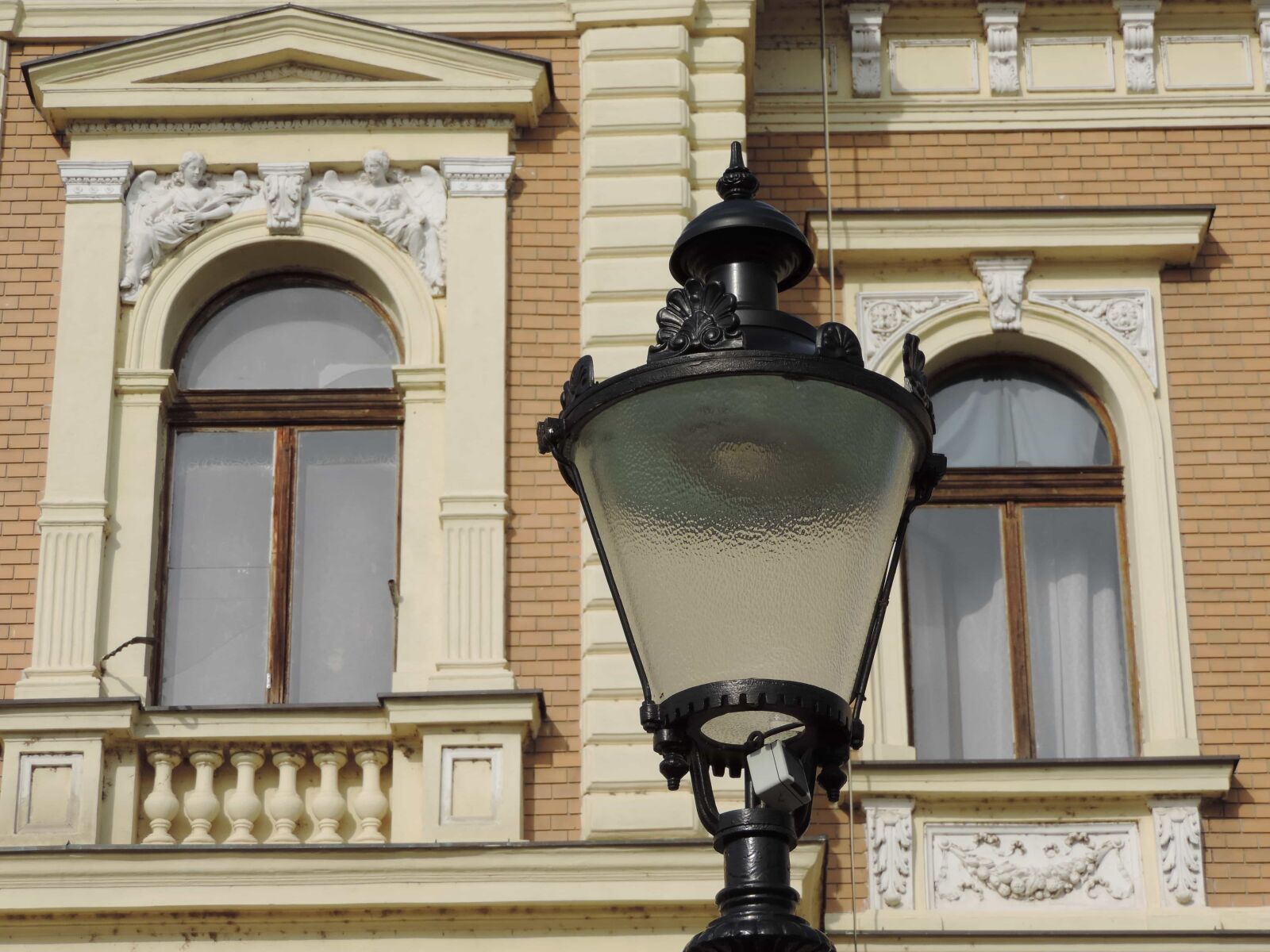 Nikon Coolpix P520 sample photo. Architecture, device, lamp, lantern photography