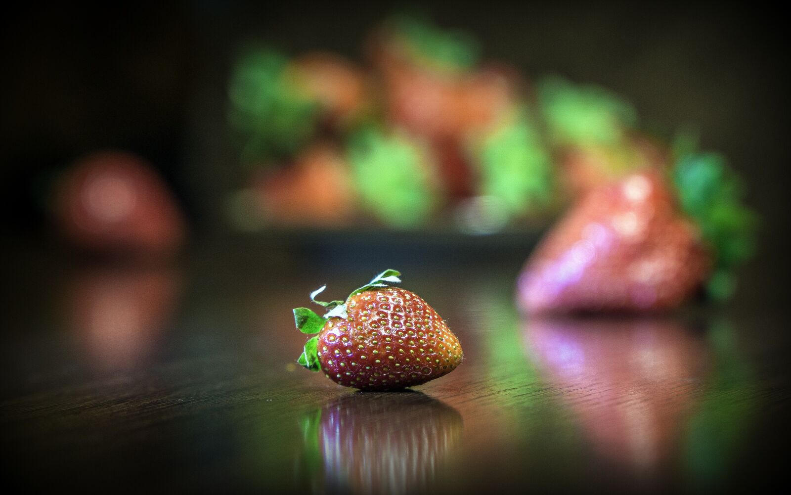 Sony a6000 + Sony E PZ 18-105mm F4 G OSS sample photo. Strawberries, fruit, red photography