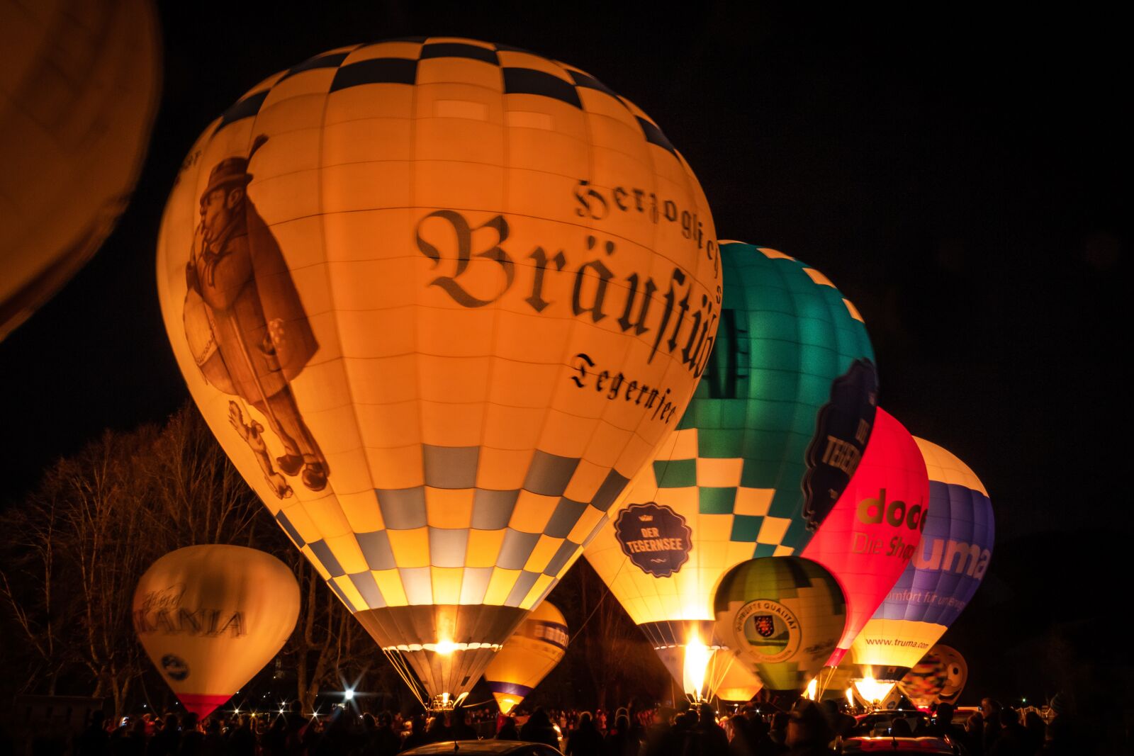 Canon EOS 1300D (EOS Rebel T6 / EOS Kiss X80) sample photo. Balloon glow, hot air photography