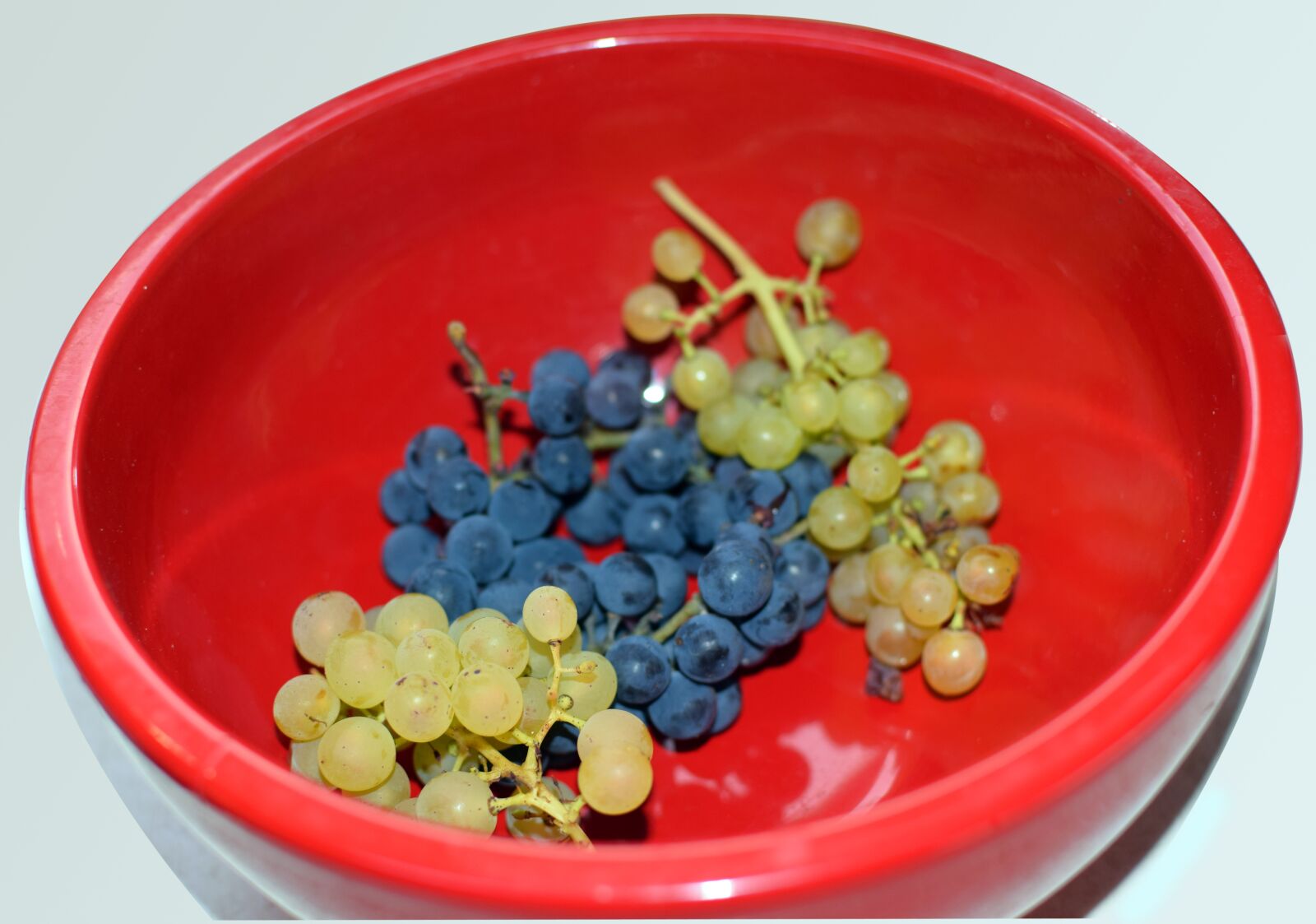 Nikon D5300 sample photo. Grapes, fruit bowl, fruit photography