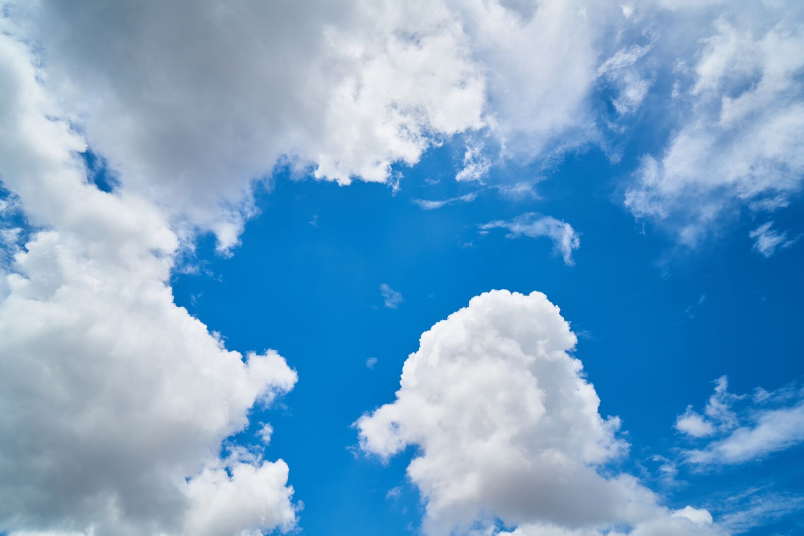 Sony a7R II sample photo. Cloud, blue, composition photography