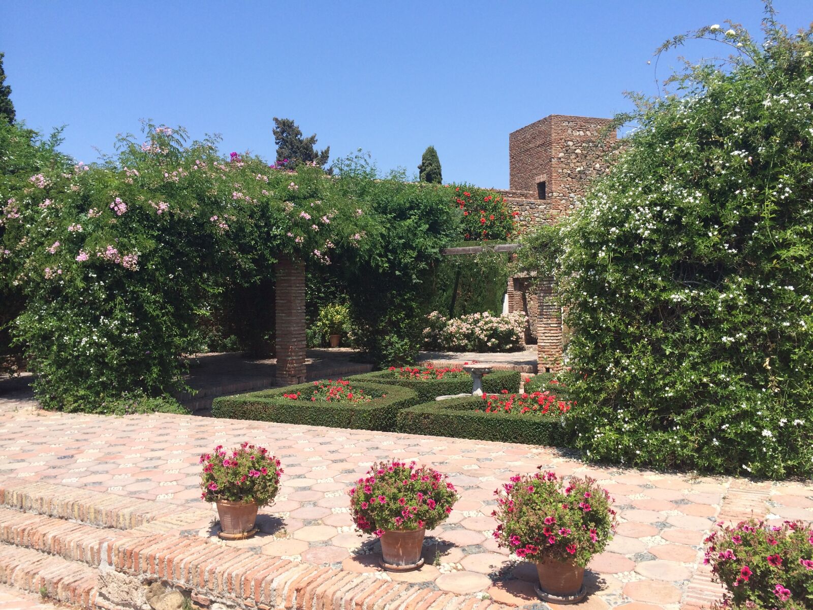 iPhone 5s back camera 4.12mm f/2.2 sample photo. Malaga, spain, historical center photography
