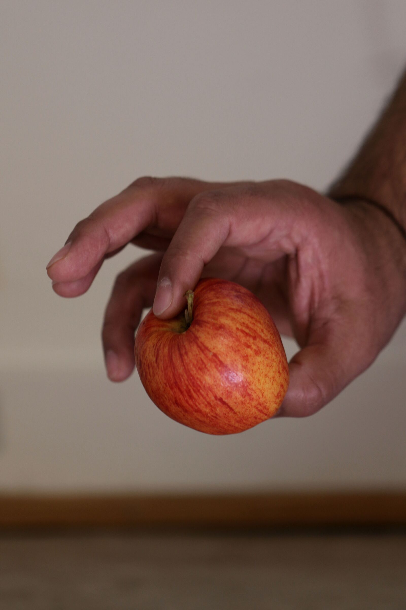 Canon EOS 7D Mark II sample photo. Apple, fruit, red photography