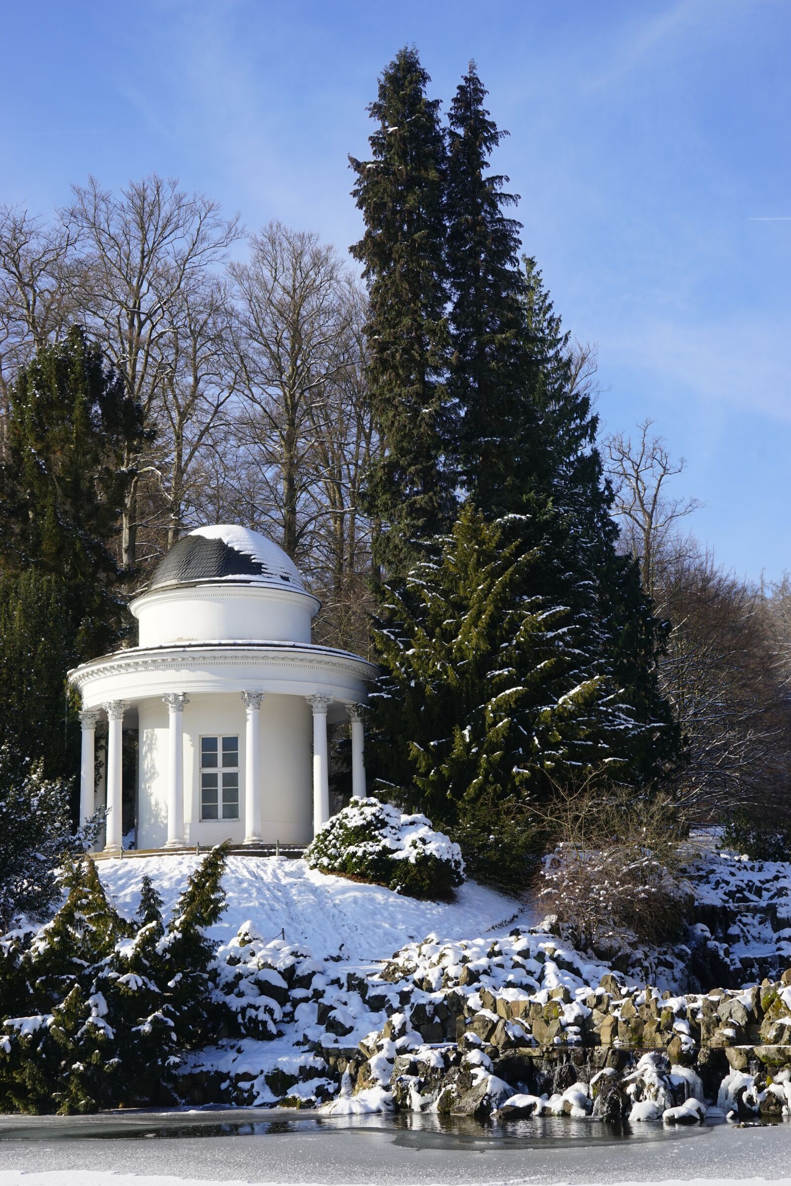 Sony a7 + Sony FE 24-240mm F3.5-6.3 OSS sample photo. Winter, mountain park kassel-wilhelmshoehe photography