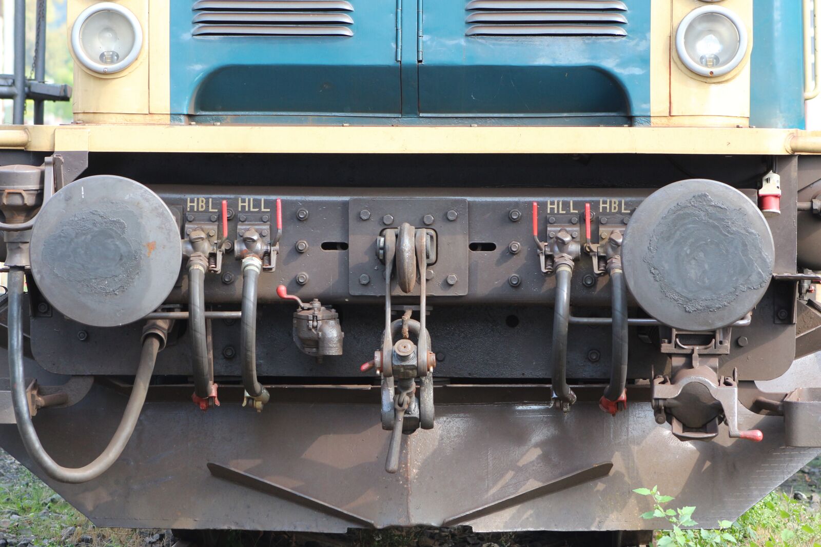 Canon EF75-300mm f/4-5.6 sample photo. Railway, close, buffer photography