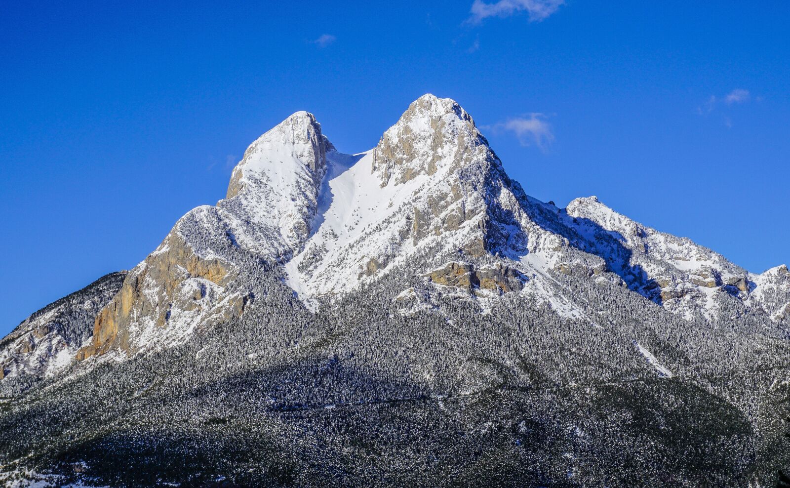Sony E 16-50mm F3.5-5.6 PZ OSS sample photo. Nature, mountain, sky photography