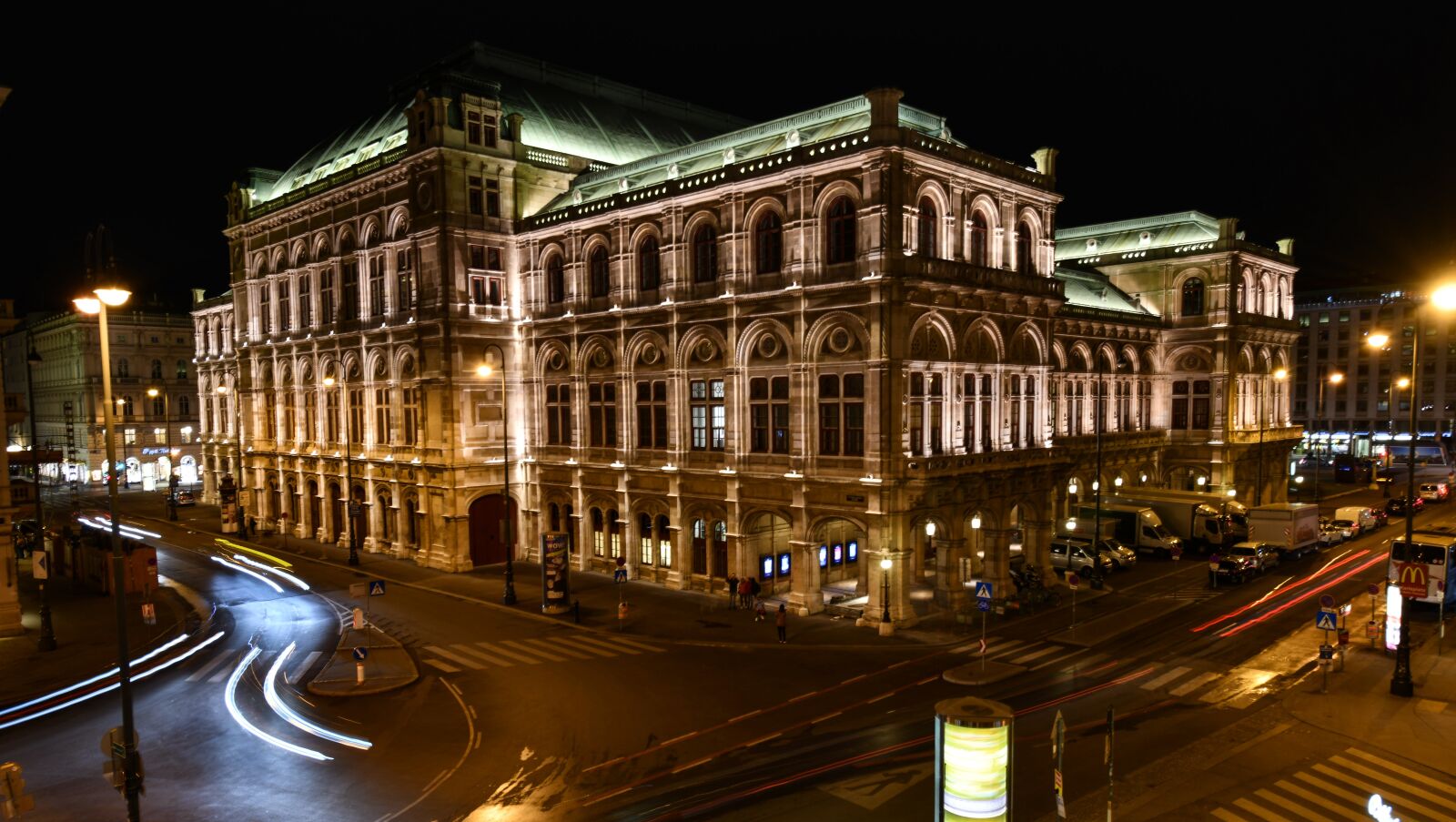 Nikon AF-S Nikkor 14-24mm F2.8G ED sample photo. Vienna opera house, austria photography