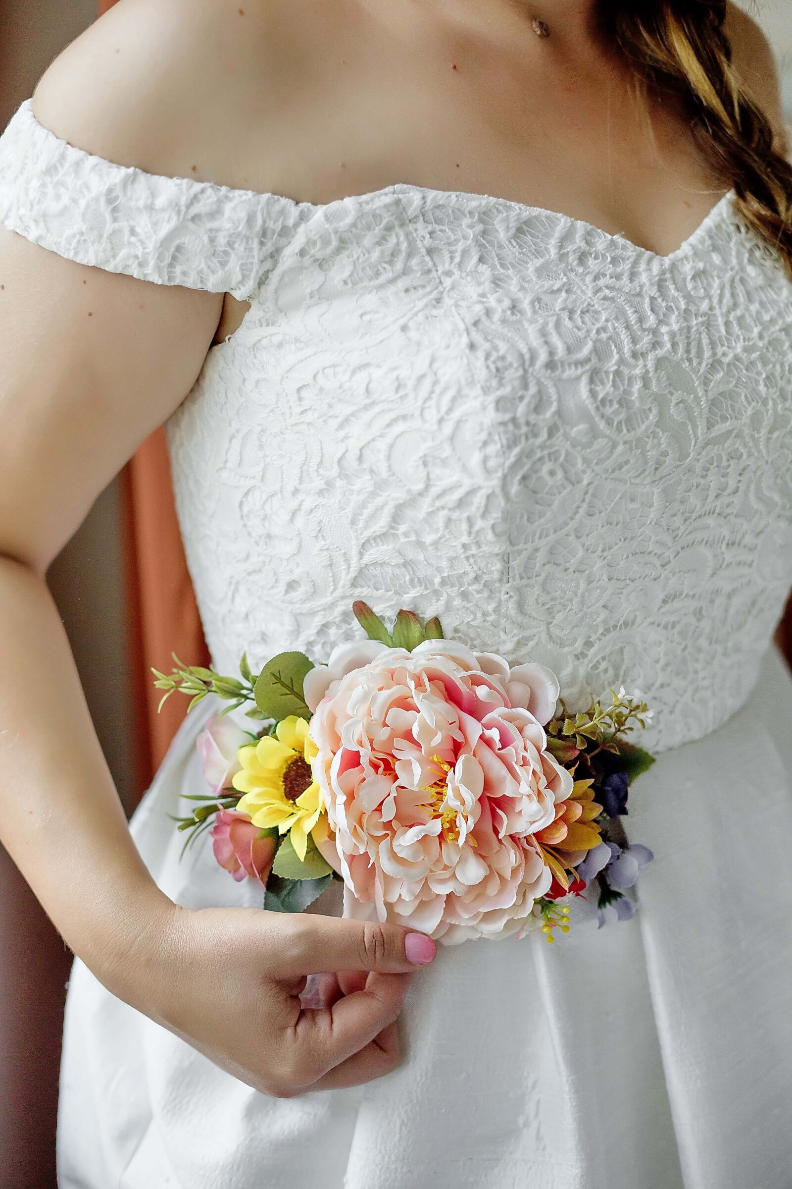 Canon EF 50mm F1.4 USM sample photo. Wedding dress, wedding bouquet photography