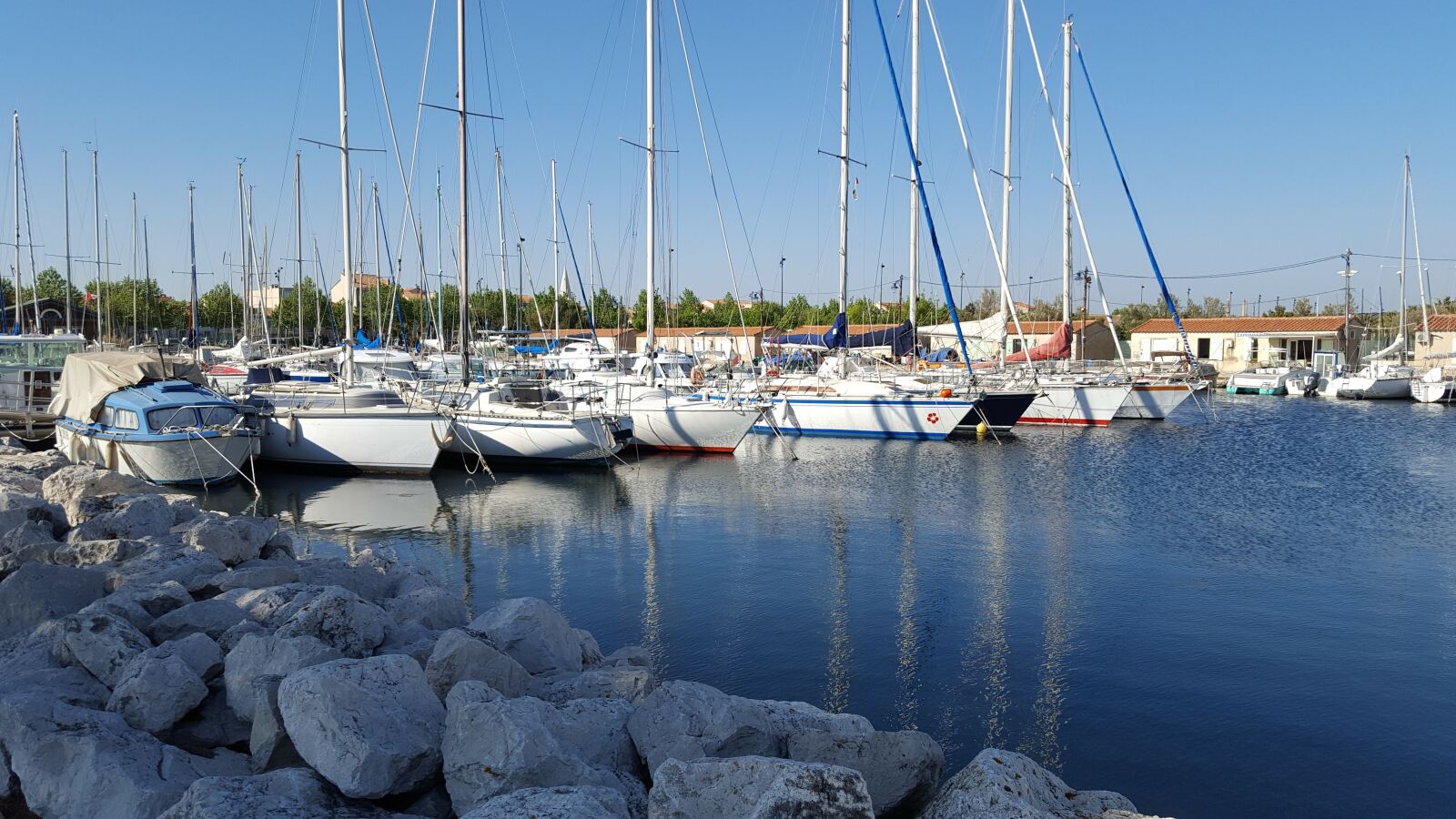 Samsung GALAXY S6 edge sample photo. Port, boats, reflections photography
