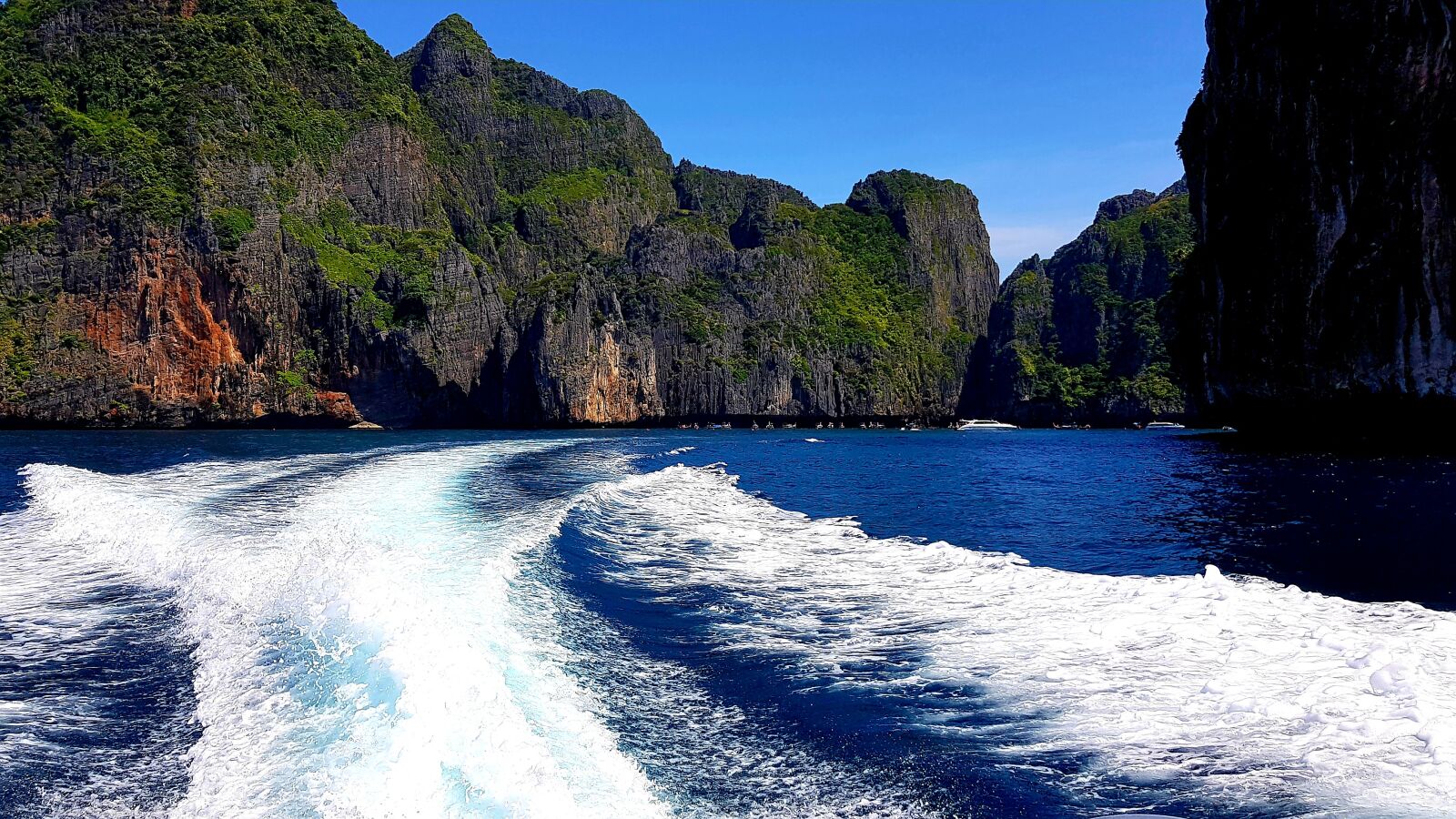 Samsung Galaxy S8 sample photo. Ship, sea, boat photography