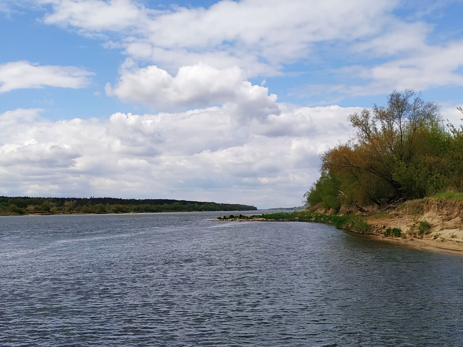 Xiaomi Redmi Note 6 Pro sample photo. Wisla, river, beach photography