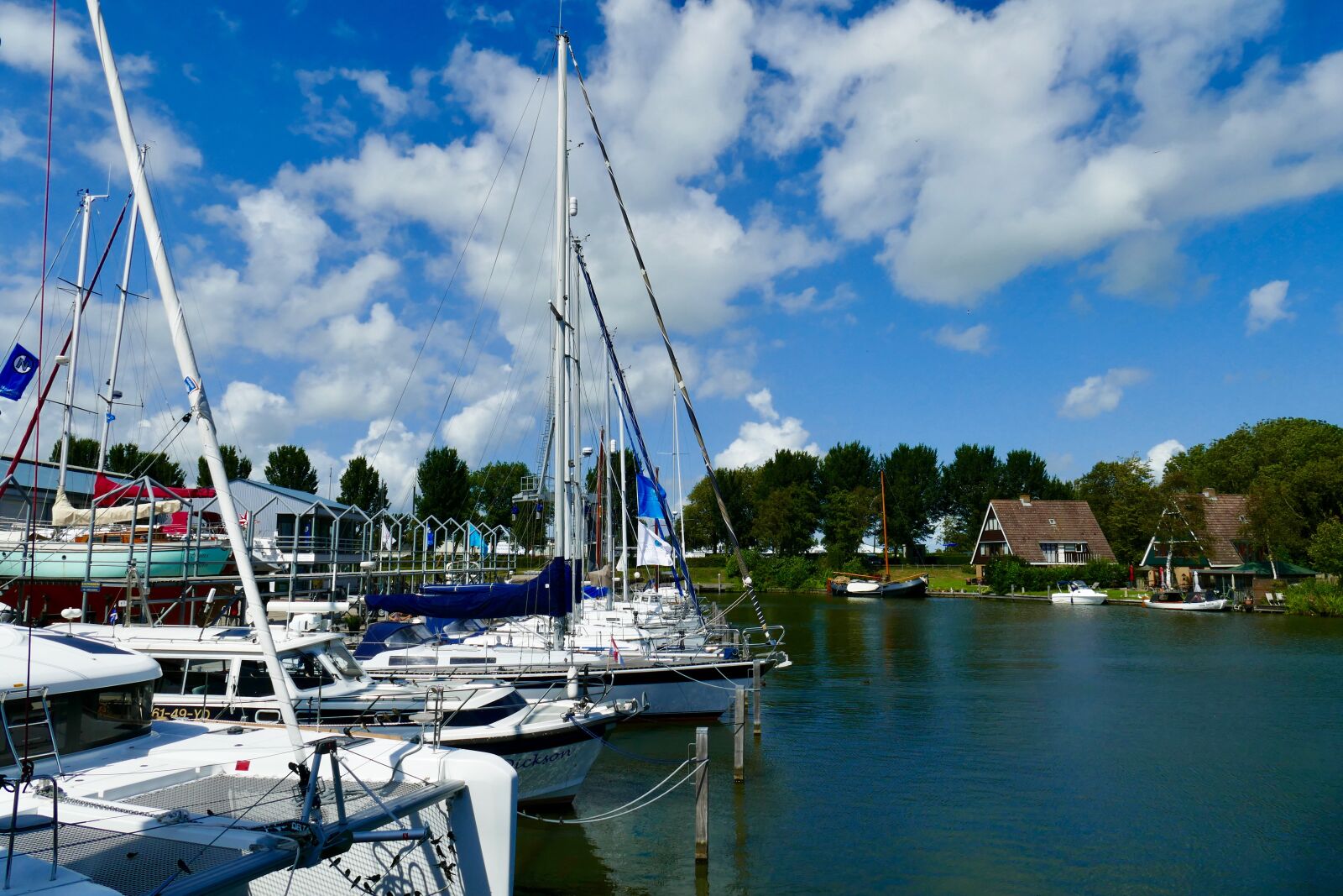 Panasonic Lumix DMC-FZ1000 sample photo. Port, boats, sailboats photography