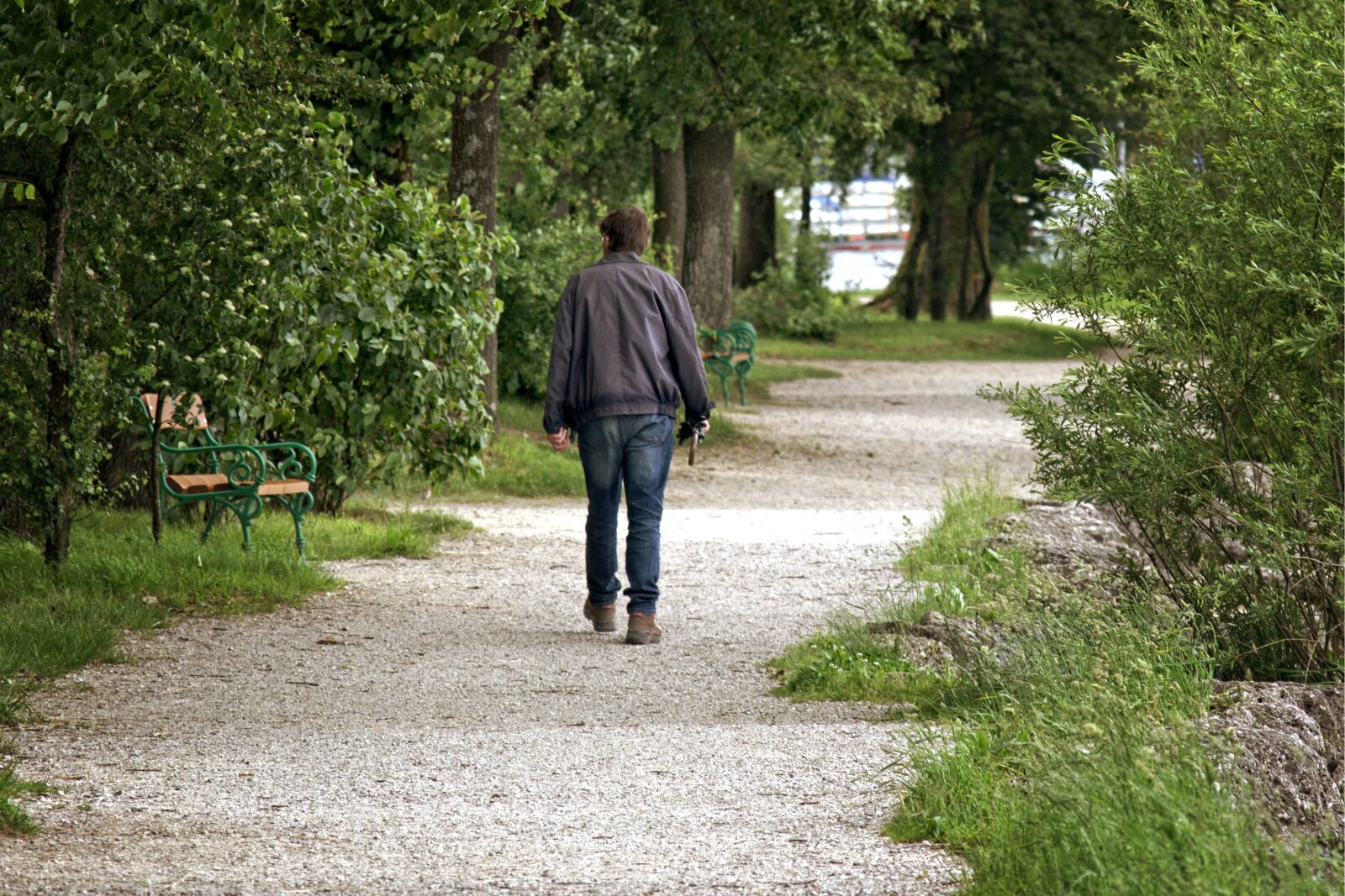 55.0-200.0mm f/4.0-f/5.6 sample photo. Person, human, individually alone photography
