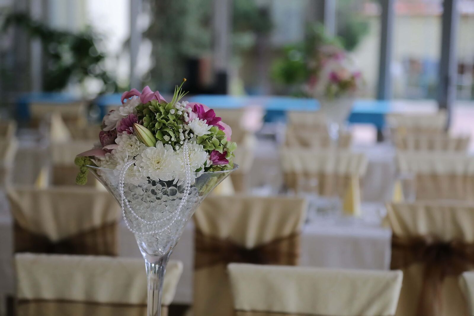 Canon EF 24-105mm F4L IS USM sample photo. Wedding venue, decoration, vase photography