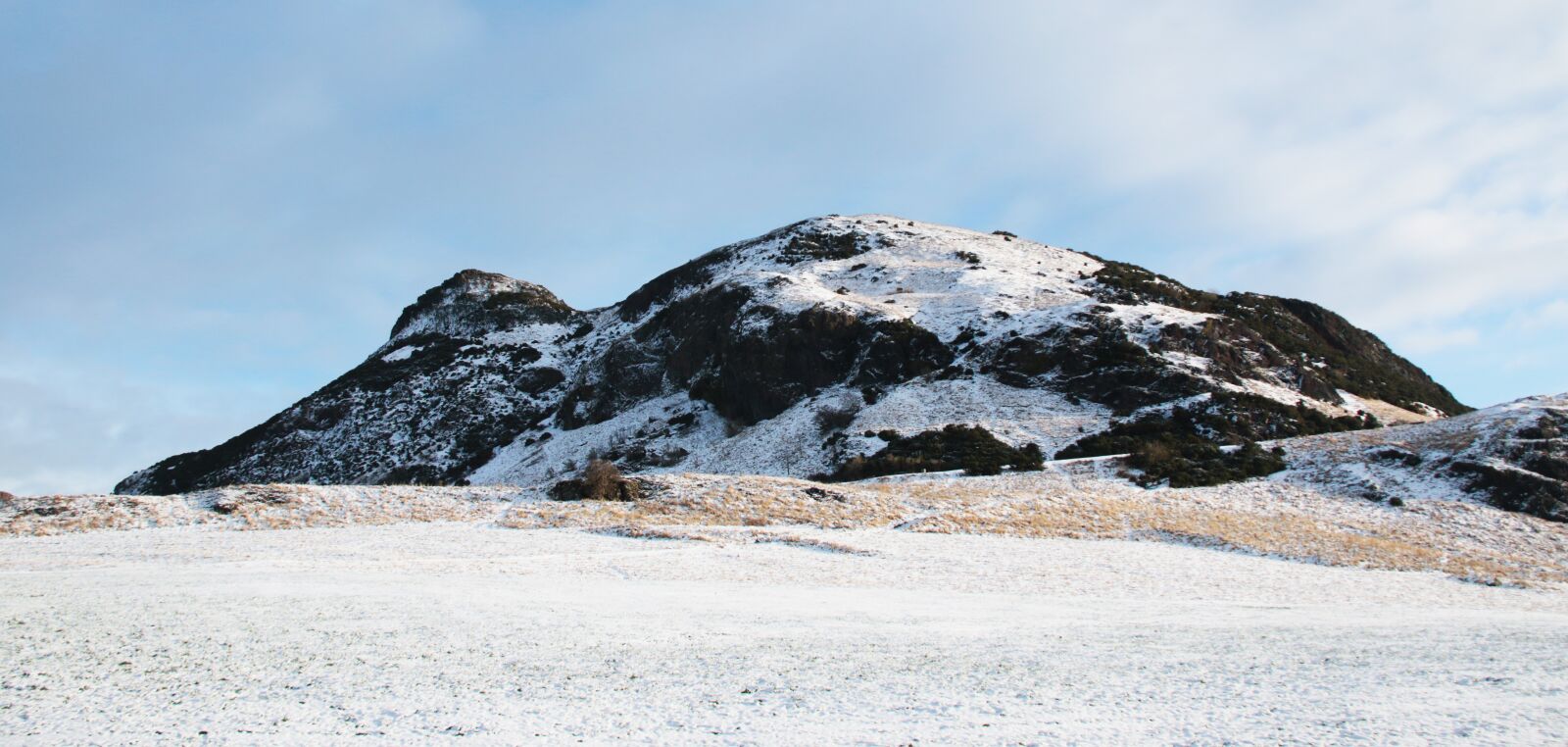Canon EF-S 18-200mm F3.5-5.6 IS sample photo. Edinburgh, arthur's seat, snow photography