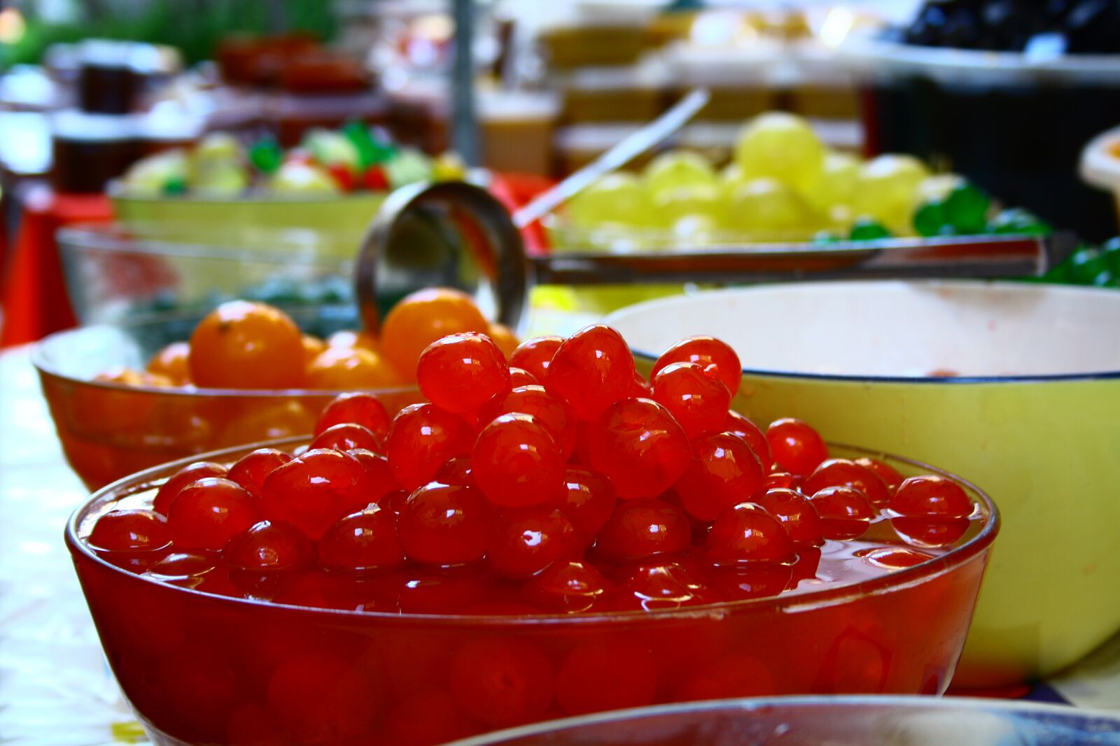 Canon EOS 1000D (EOS Digital Rebel XS / EOS Kiss F) sample photo. Candied, cherry, market photography