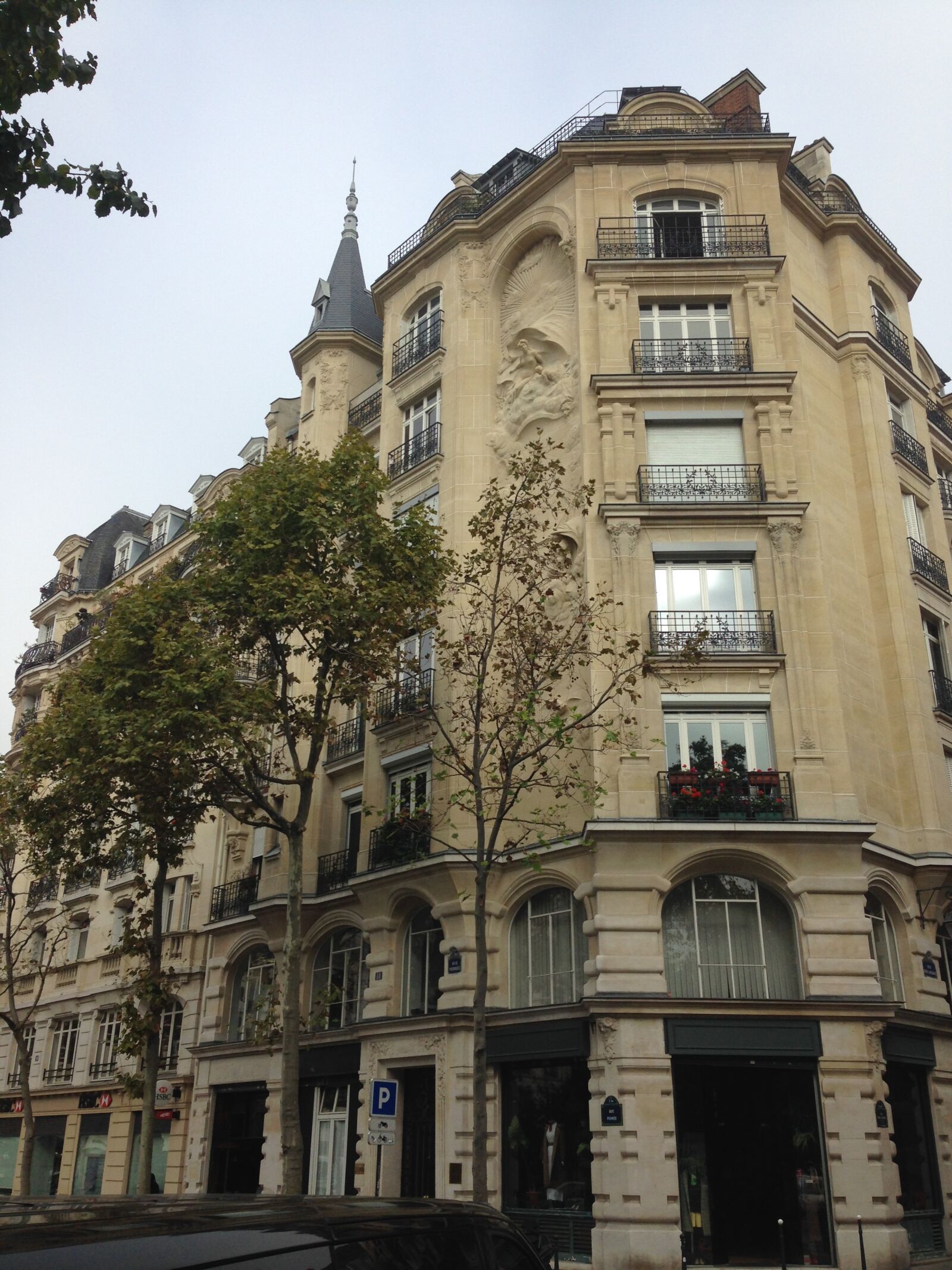 iPhone 5 back camera 4.12mm f/2.4 sample photo. Paris, third, arrondissement photography