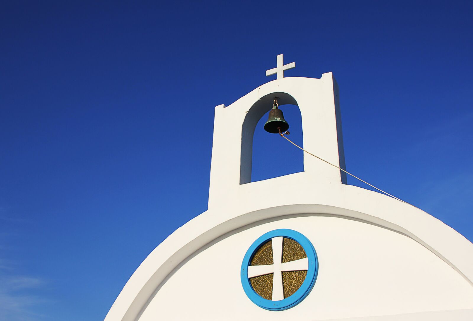 Canon EOS 550D (EOS Rebel T2i / EOS Kiss X4) sample photo. Greece, chapel, bell photography