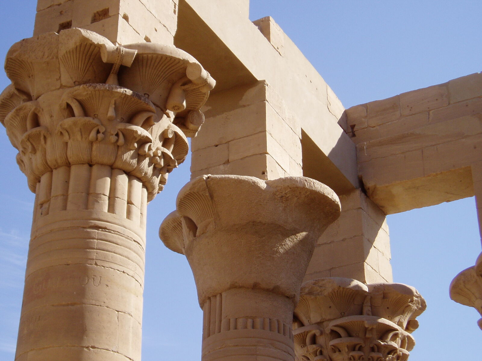 Olympus u10D,S300D,u300D sample photo. Architecture, columns, egypt, ruins photography