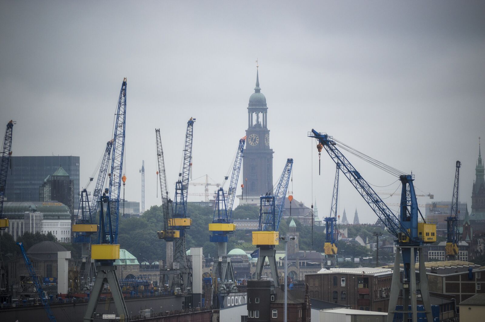 Nikon D3200 sample photo. Hamburg, michel, hanseatic city photography
