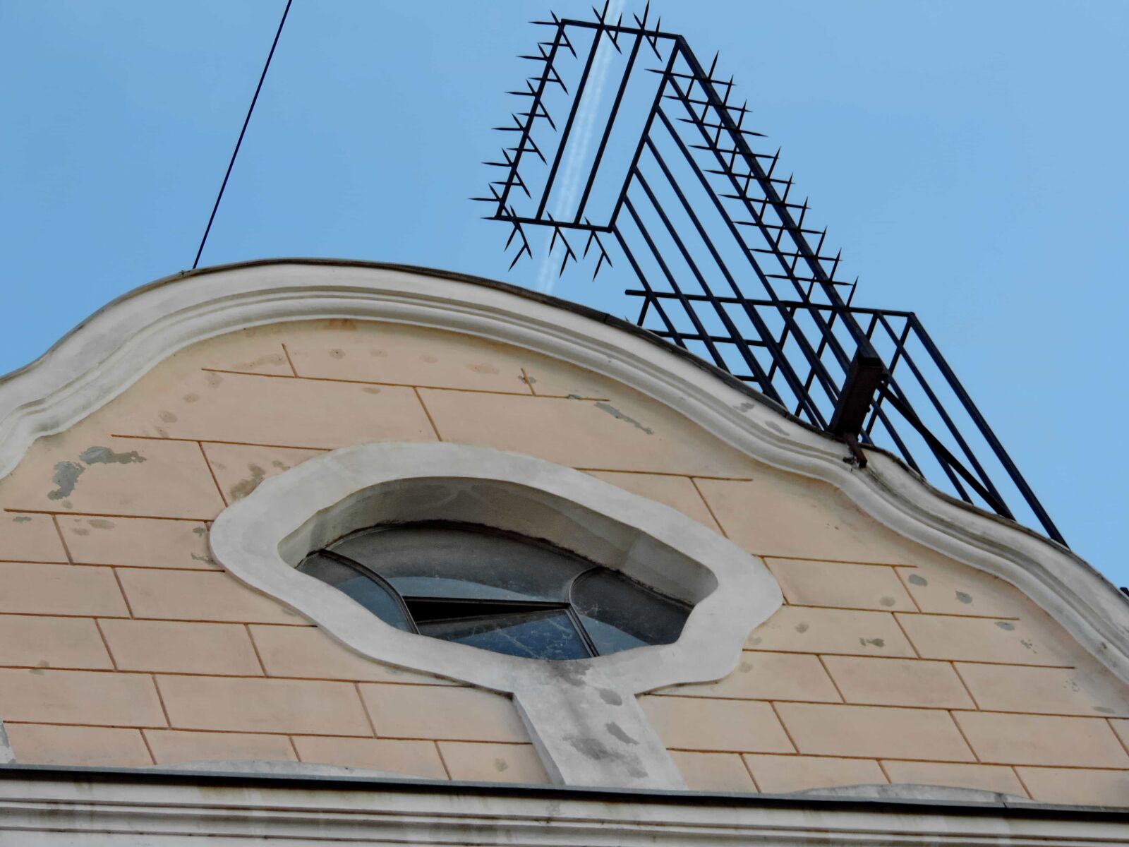 Nikon Coolpix P520 sample photo. Cast iron, architecture, building photography