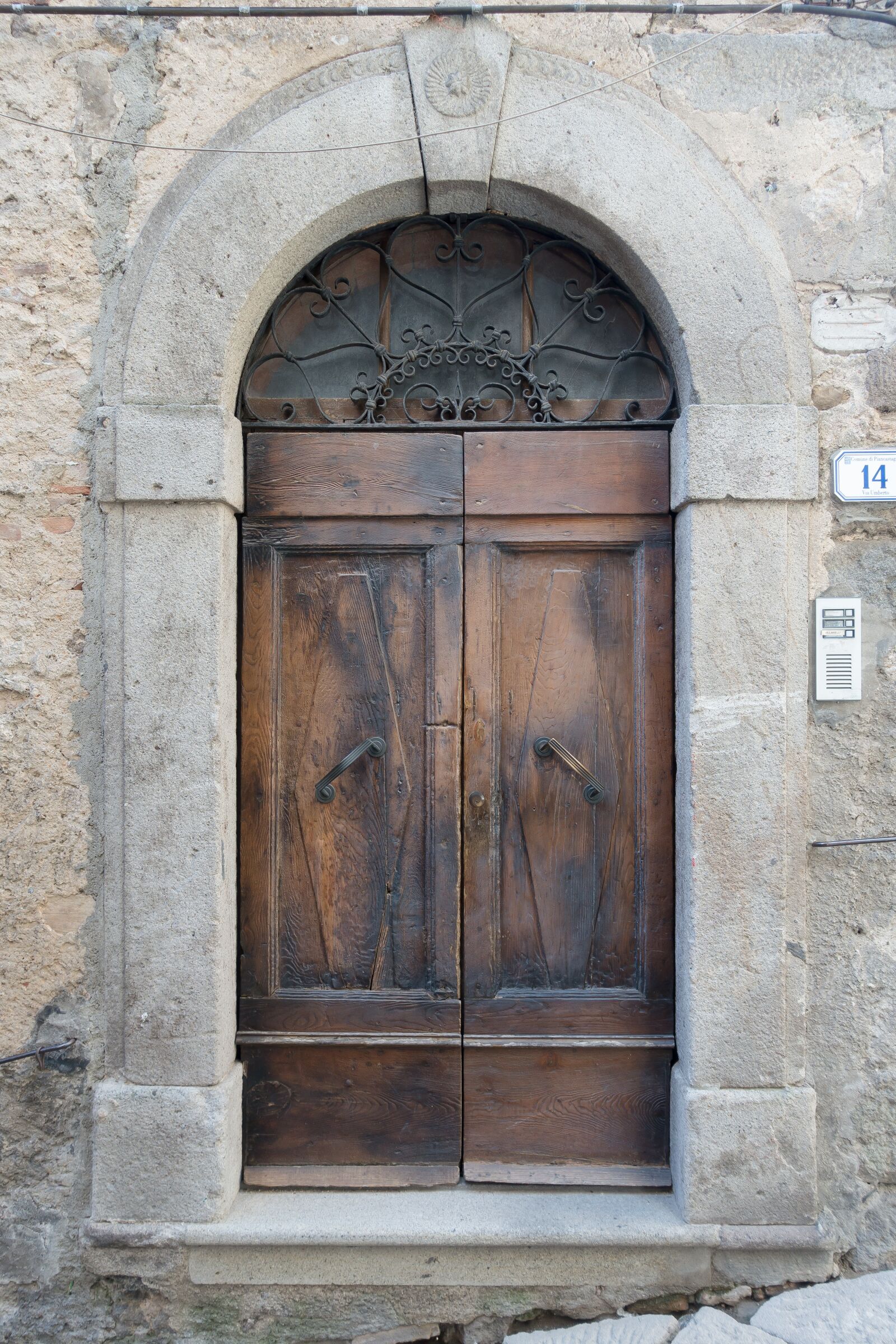Sony Cyber-shot DSC-RX100 III sample photo. Door, input, wood photography