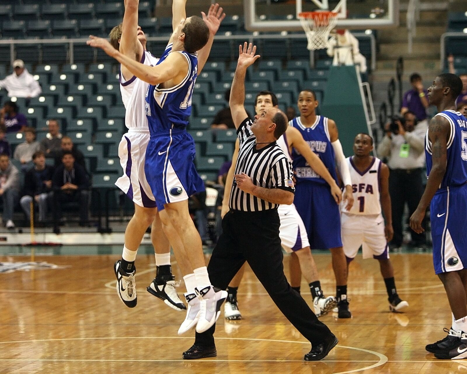 Canon EOS-1D Mark II N sample photo. Basketball, jump ball, referee photography