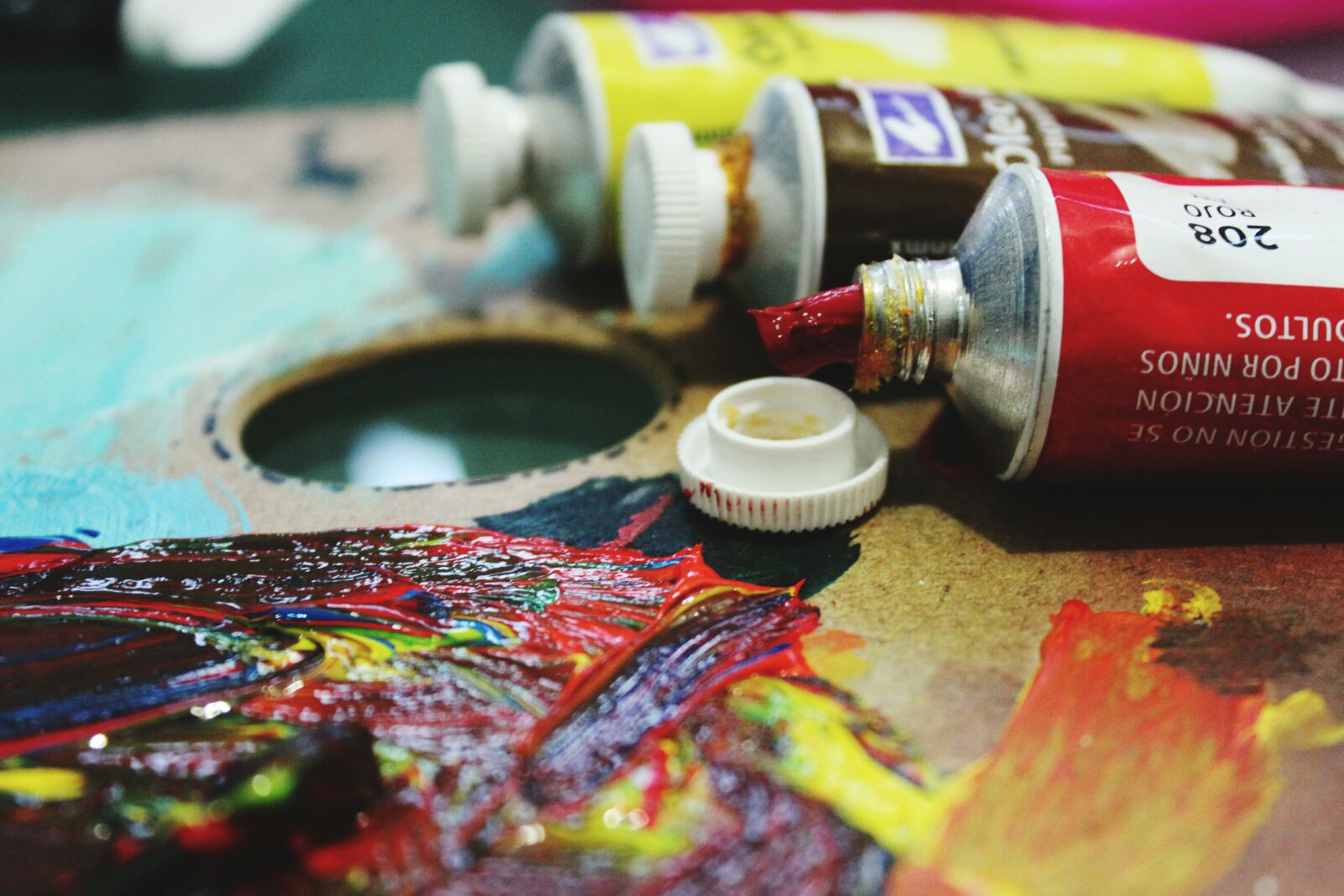Canon EOS 600D (Rebel EOS T3i / EOS Kiss X5) sample photo. Arts, and, crafts, colors photography