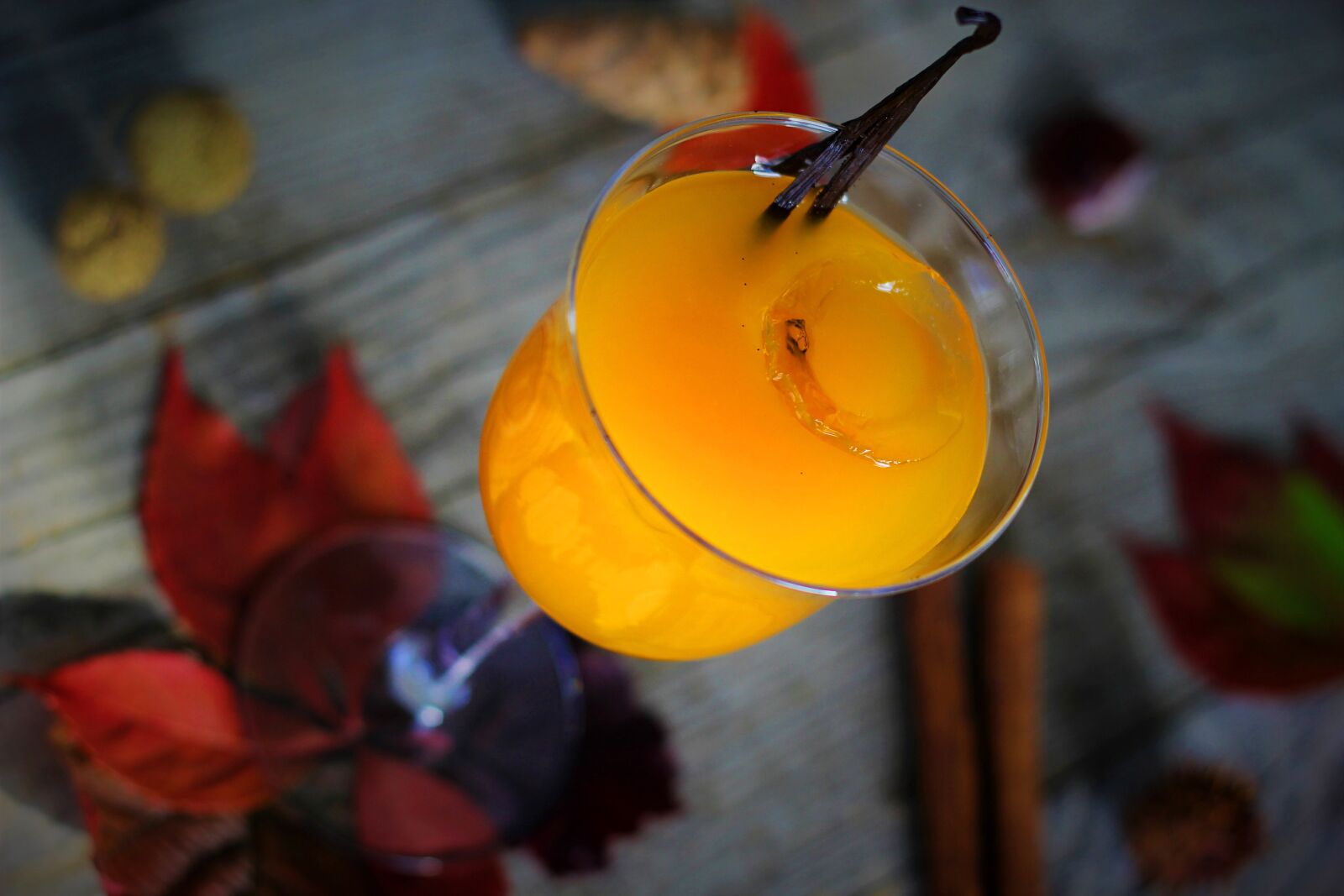 Canon EOS 60D + Canon EF 50mm F1.8 II sample photo. Cocktail, fruit juice, vanilla photography
