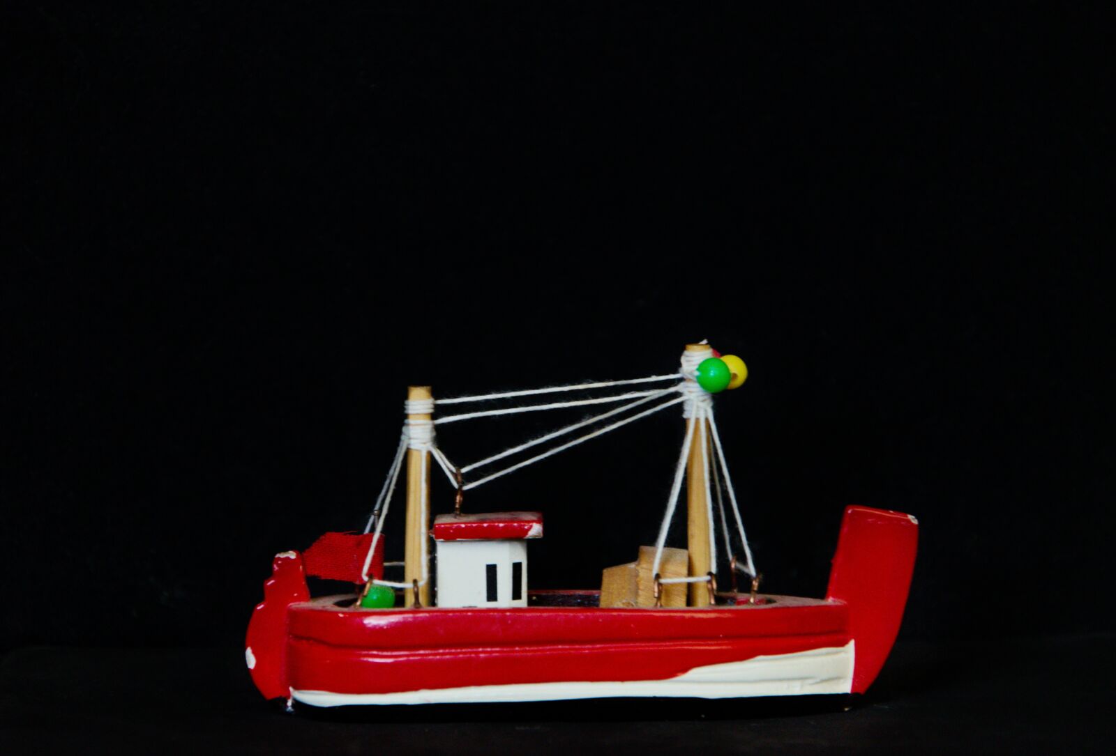 Nikon D5100 sample photo. Boat, black background, black photography