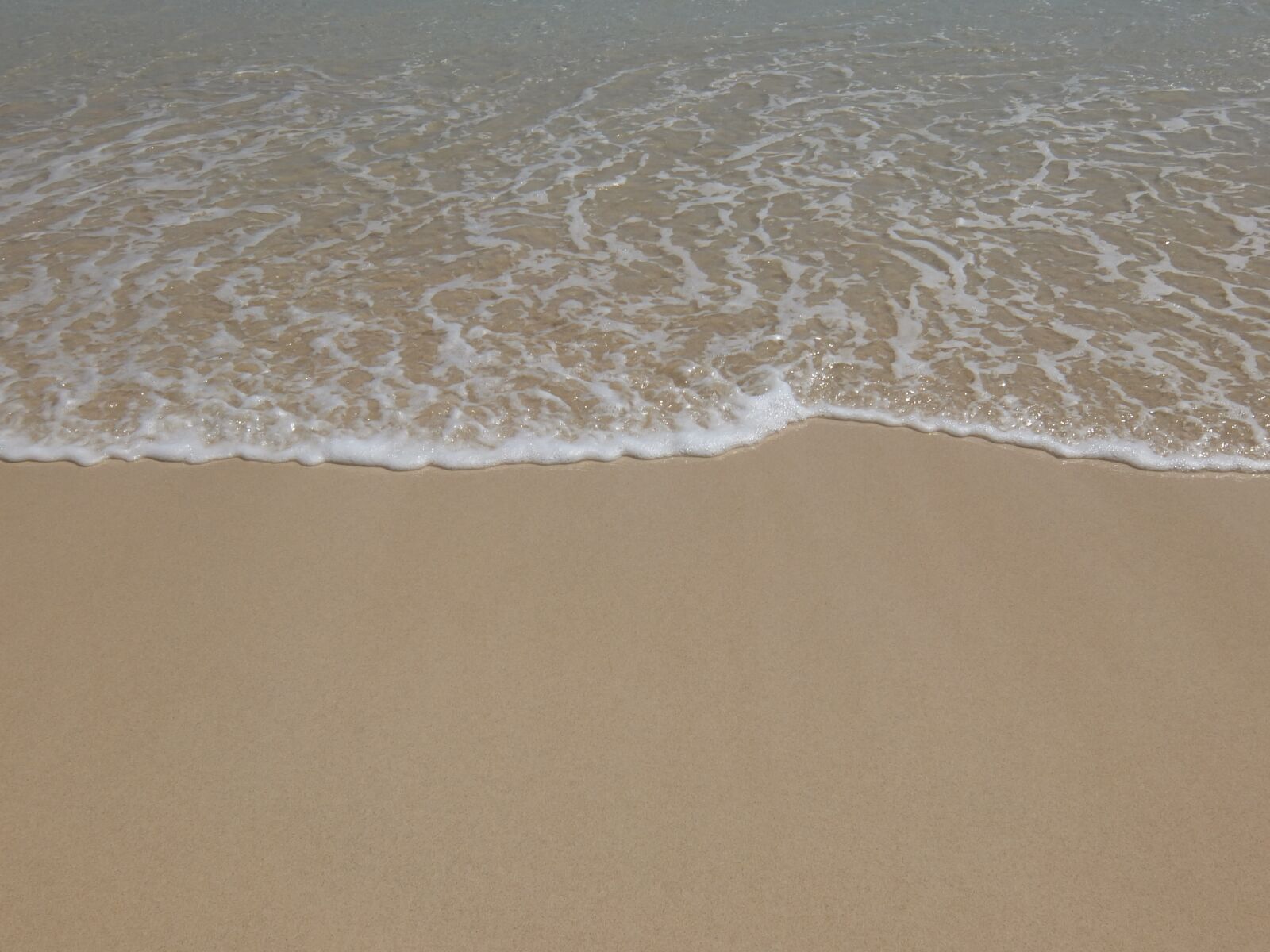 Fujifilm XF1 sample photo. Beach, sand, wave photography