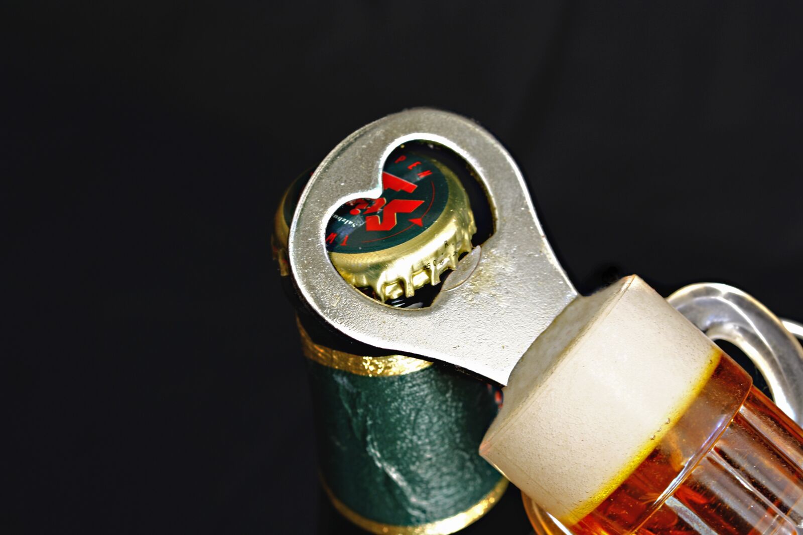 Canon EOS 1000D (EOS Digital Rebel XS / EOS Kiss F) sample photo. Opener, bottle, bottle opener photography