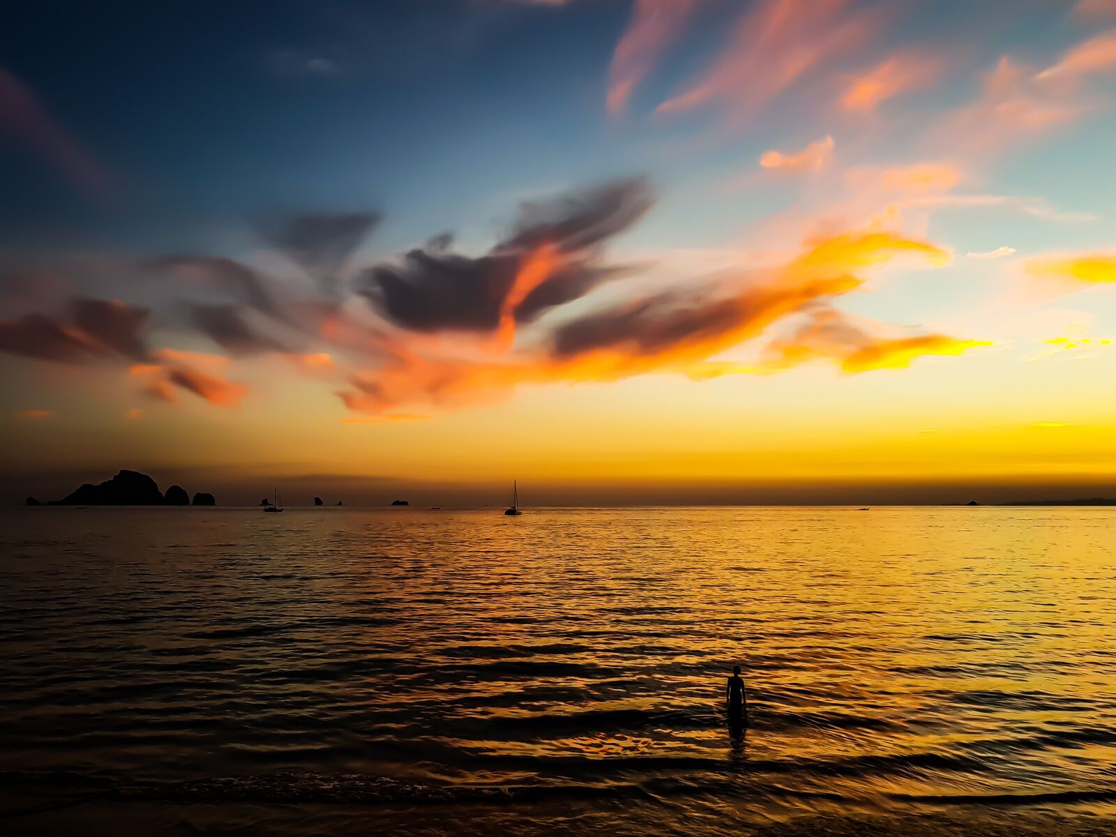 Samsung Galaxy S8+ Rear Camera sample photo. Sunset, monolithic part of photography