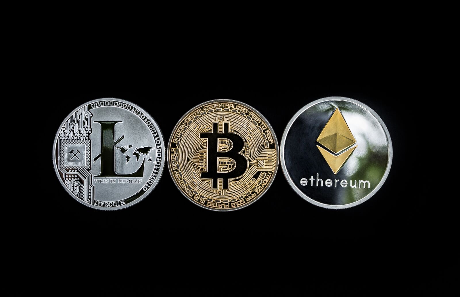 Canon EOS 60D sample photo. Cryptocurrency, concept, altcoins photography